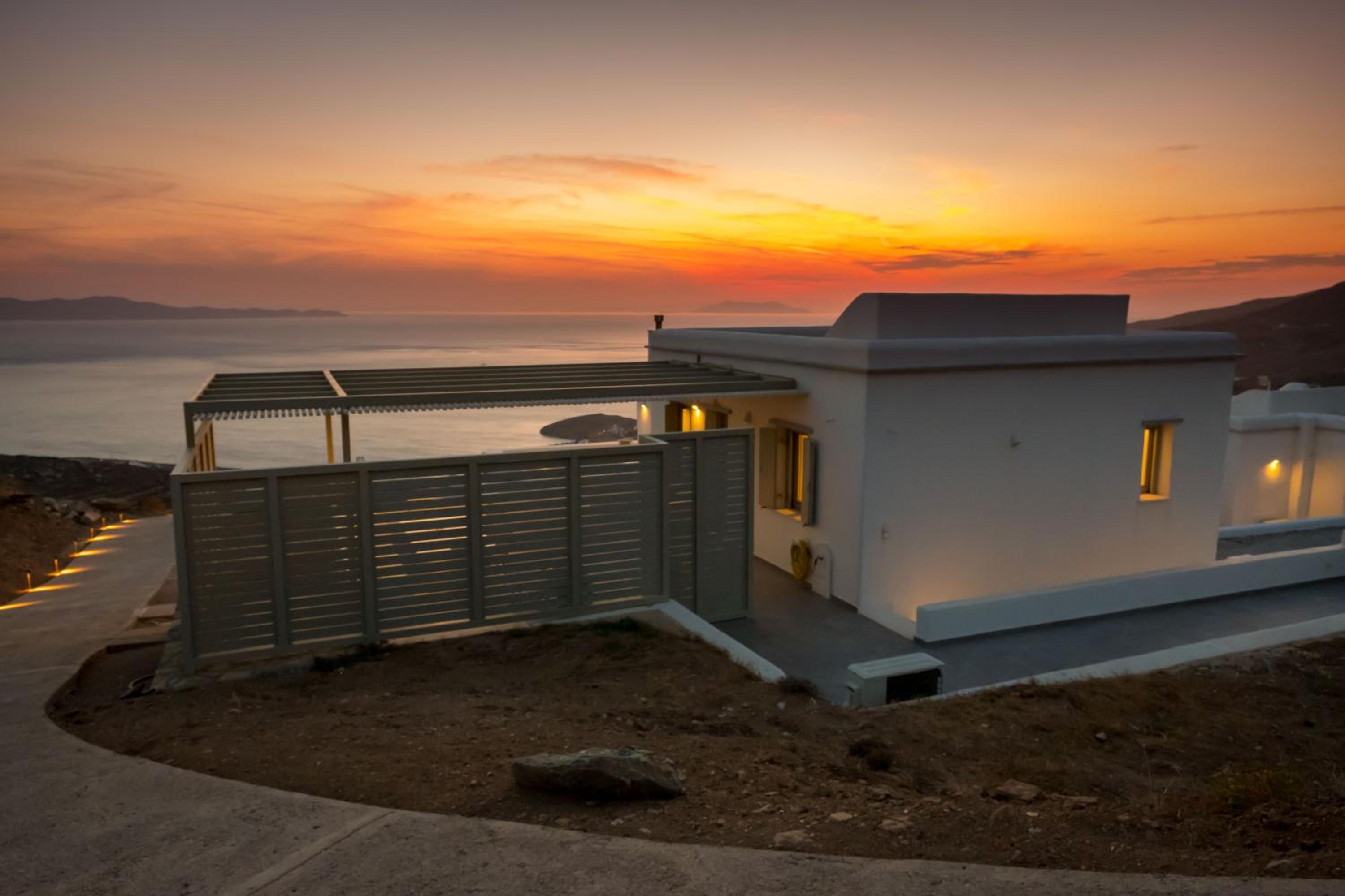 Alos Residence