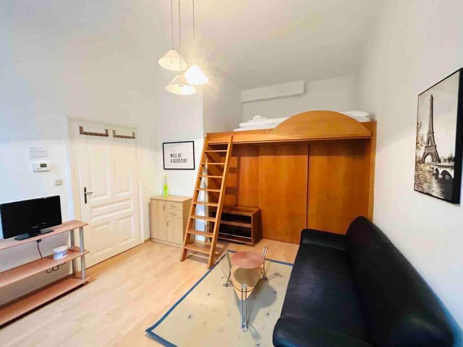 Retro chic - charming apartment near Augarten