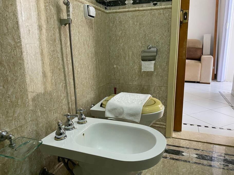 Apartamento à beira da praia de Copacabana