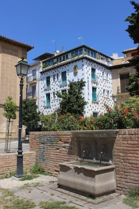 Central, near the Alhambra, quiet and autentic! view 3
