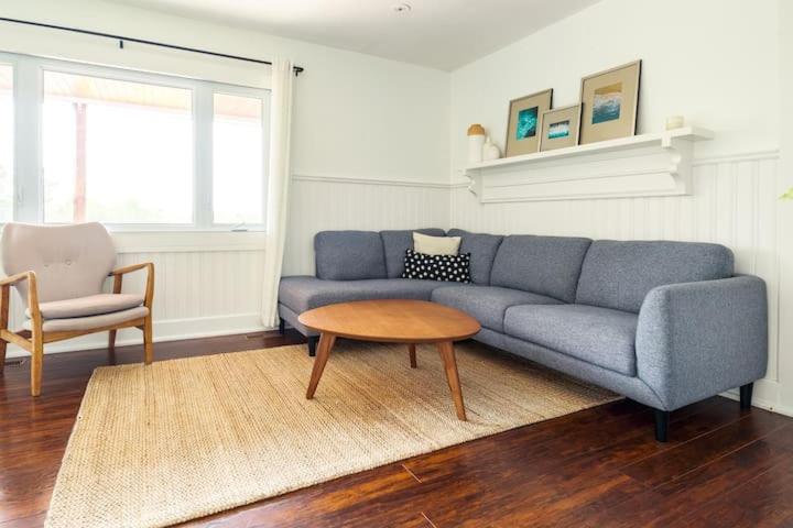 Grays Lane - Minutes to Sandbanks