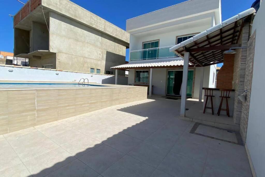 Casa Duplex com piscina Ampla e Churrasqueira.