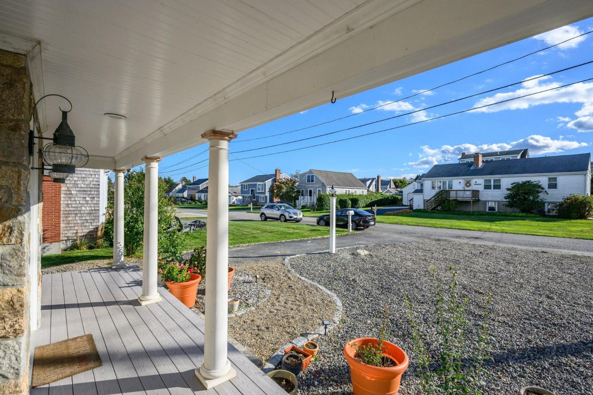 Town Neck Beachside Hideaway view 3