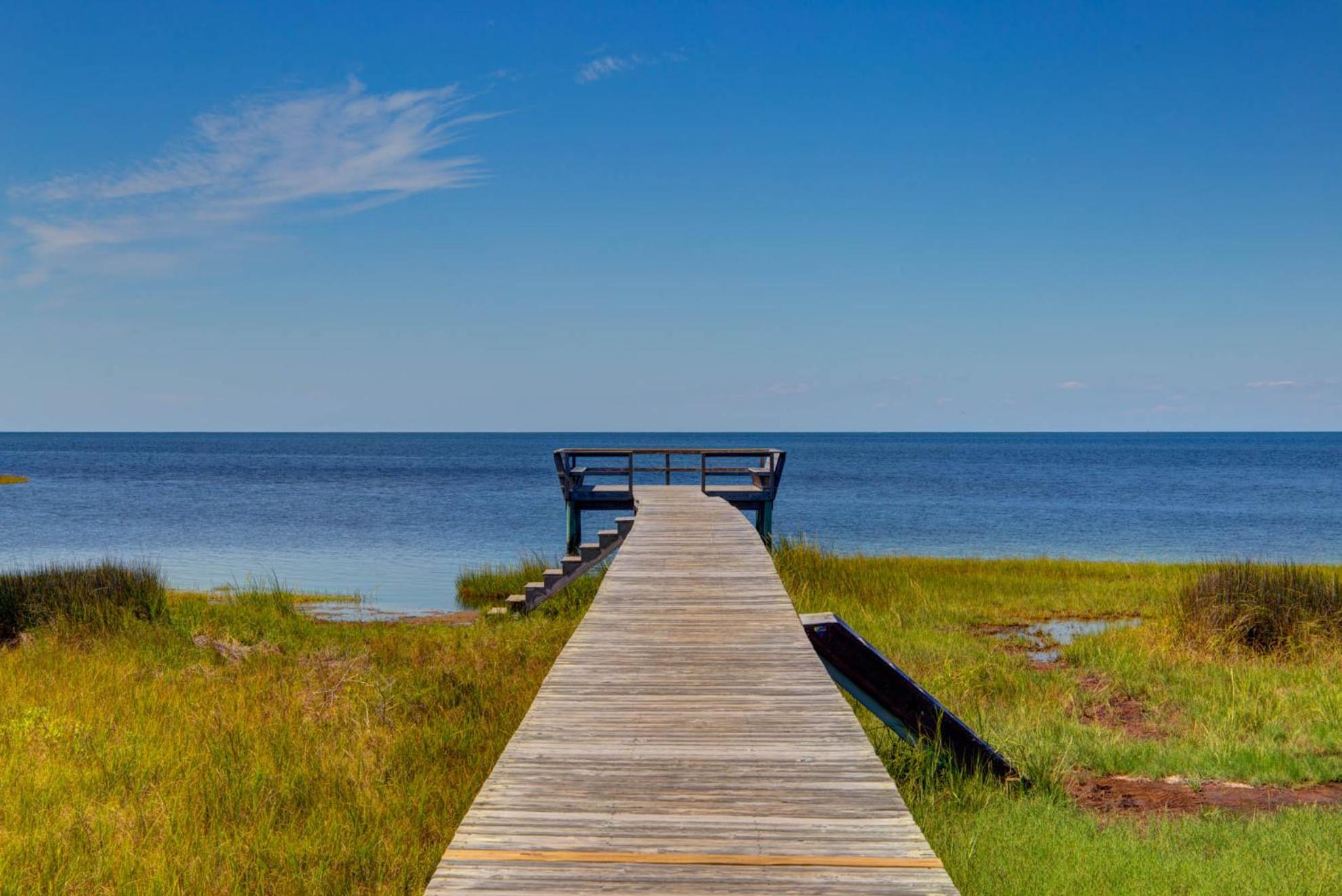 Hotter Otter-6 beds-private pool-kid/pet friendly-walk to beach! view 3
