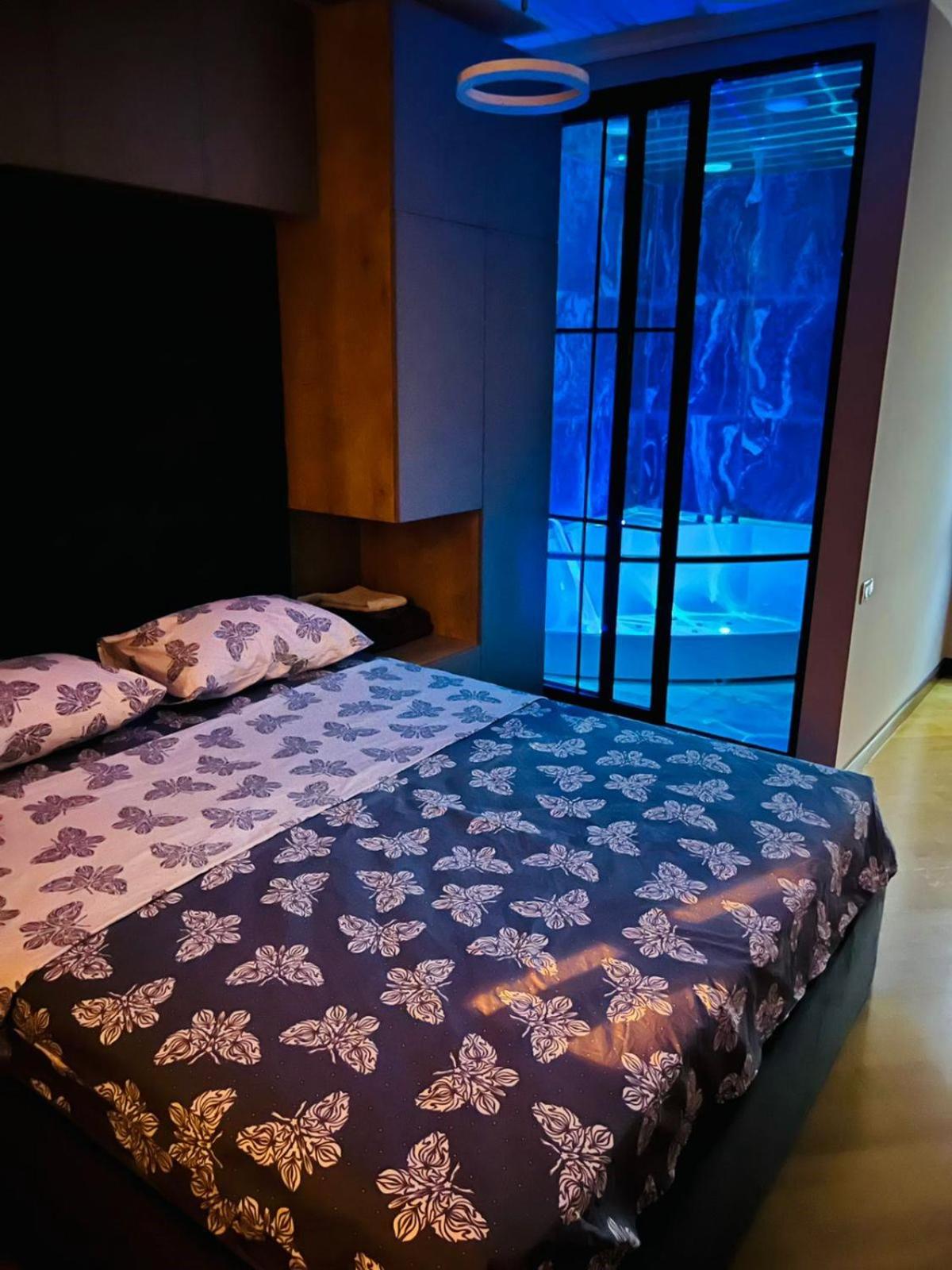 Deluxe Modern 3 Bedroom + 2 Bathrooms Apartment, on Amiryan Street, Middle of Center