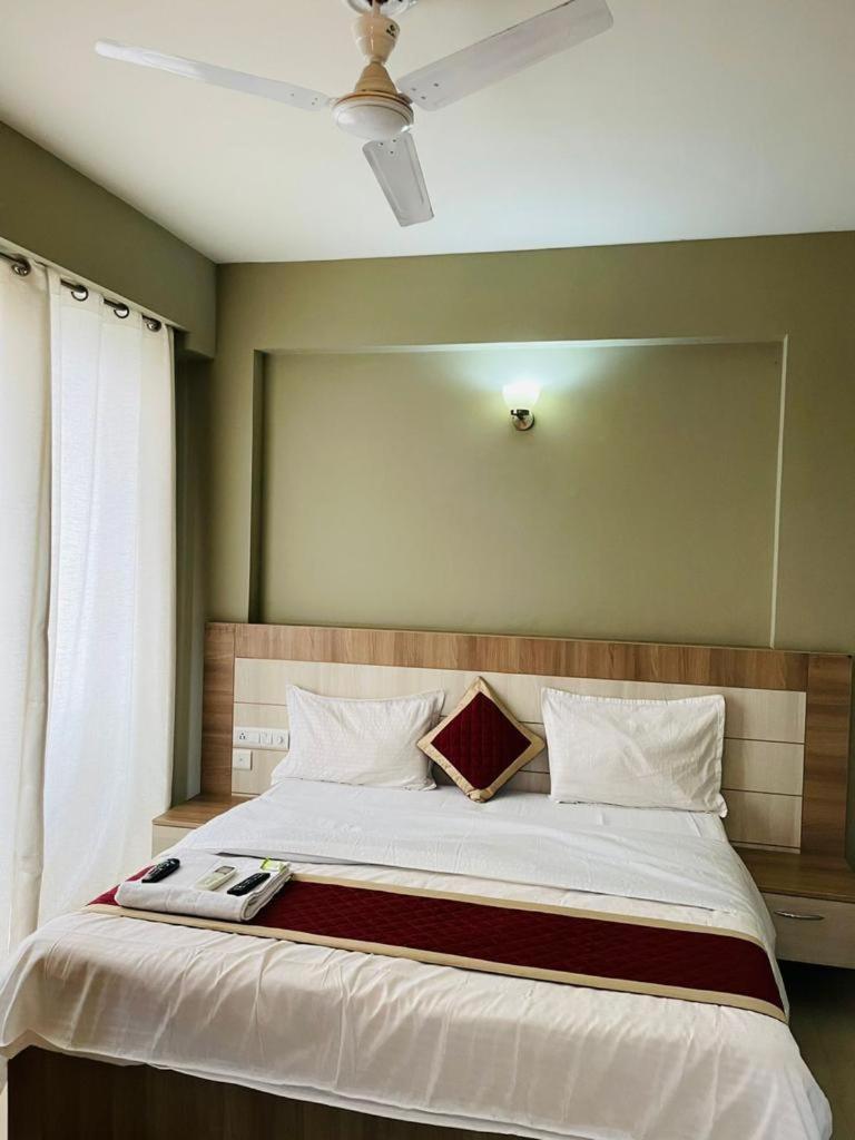 Omaxe krishna luxury stays view 2