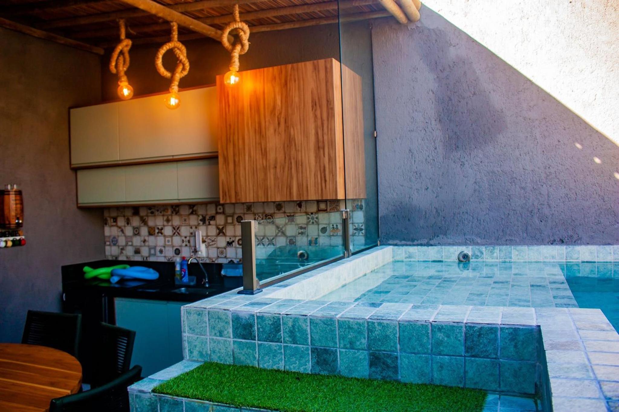Temporada Areia e Mar Triplex com piscina privativa e área gourmet a 250m da Praia do Patacho