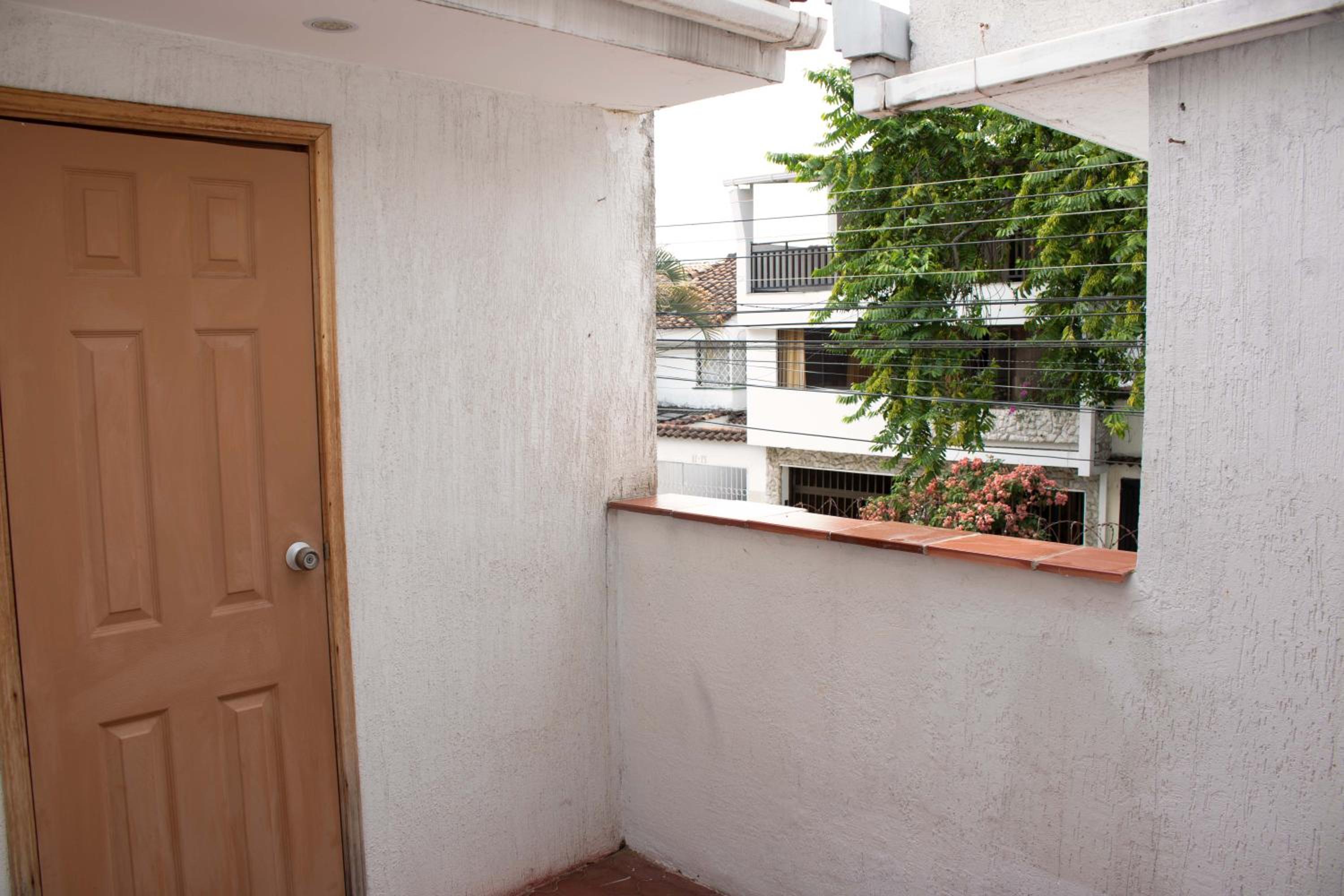 APARTAMENTOS LIMONAR