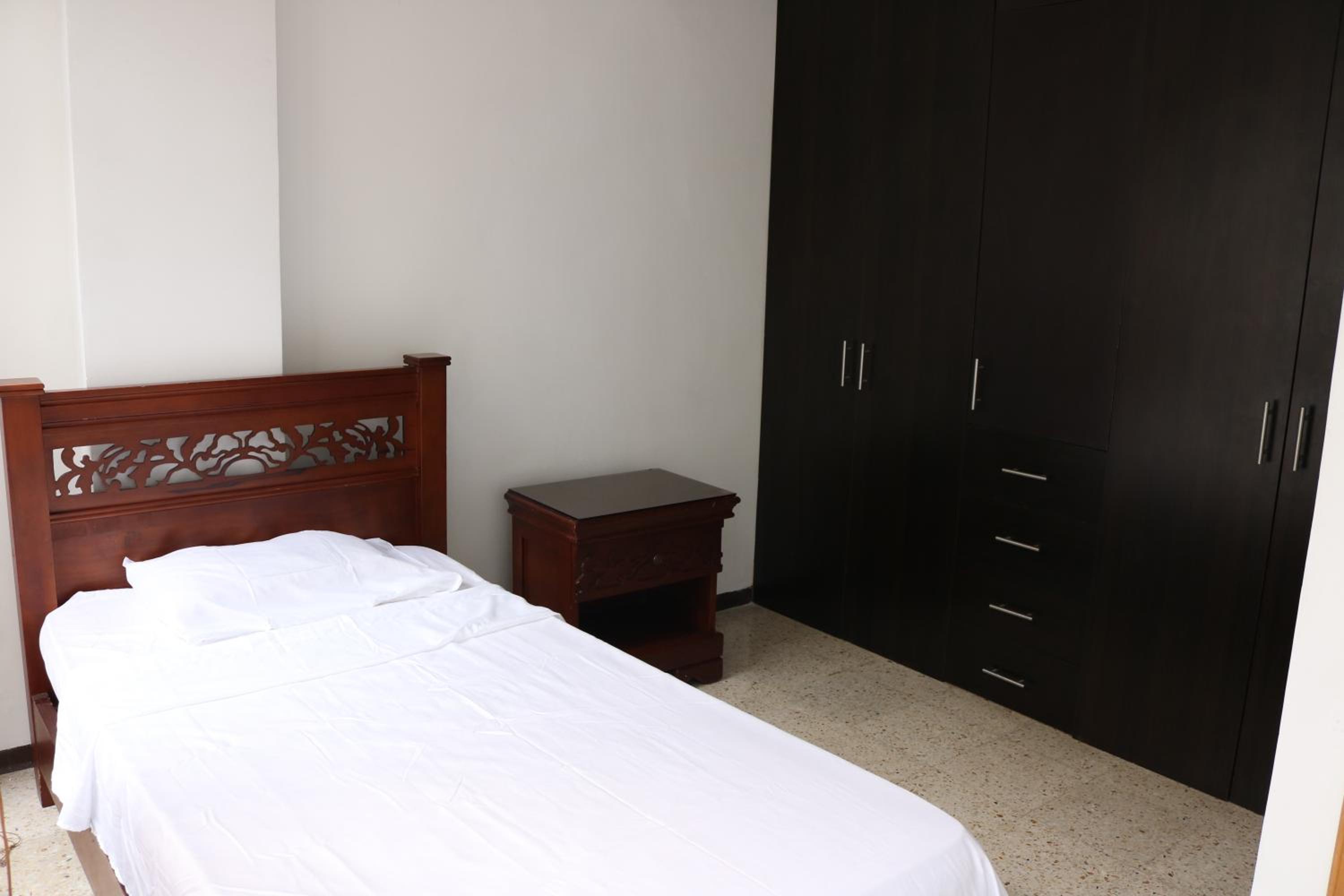 APARTAMENTOS LIMONAR