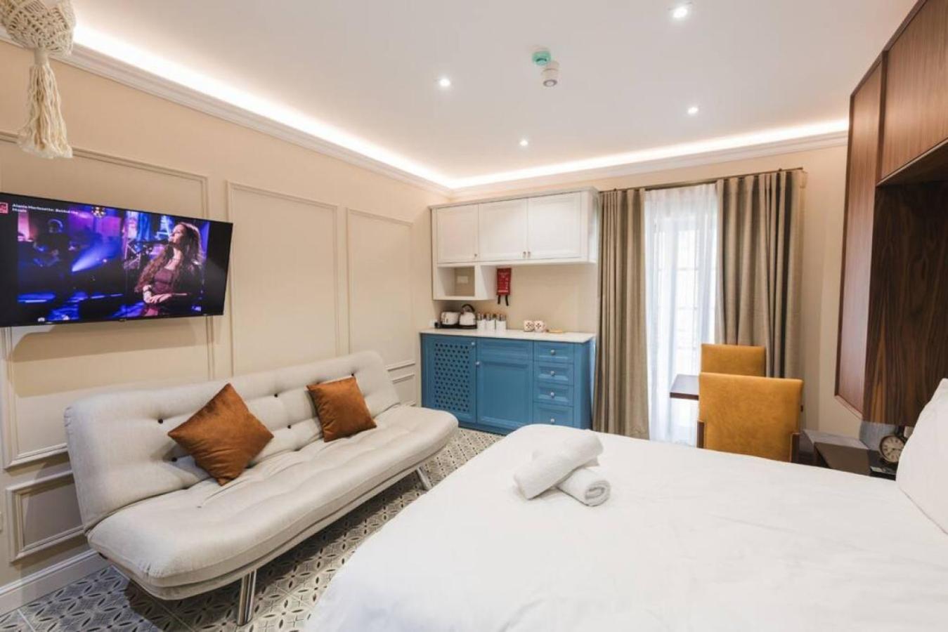 Zebbuga Deluxe Balcony Suite Apartment 4 view 4