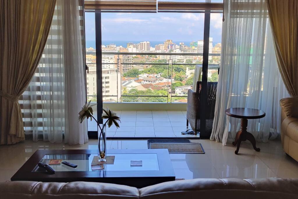 Lovely Apartment in Colombo - Havelock City