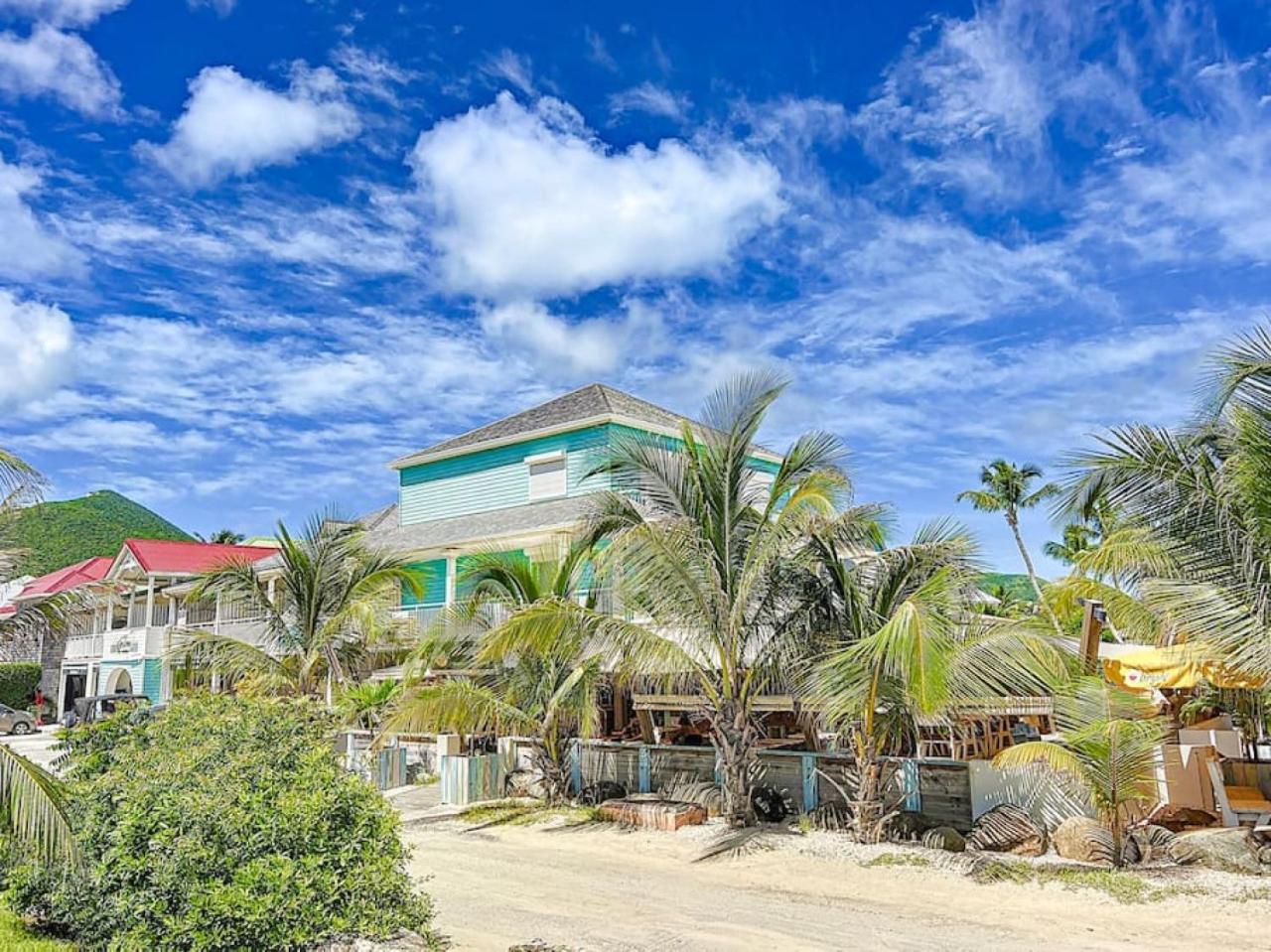 Plage 37 Orient Bay beach front with pool access view 3