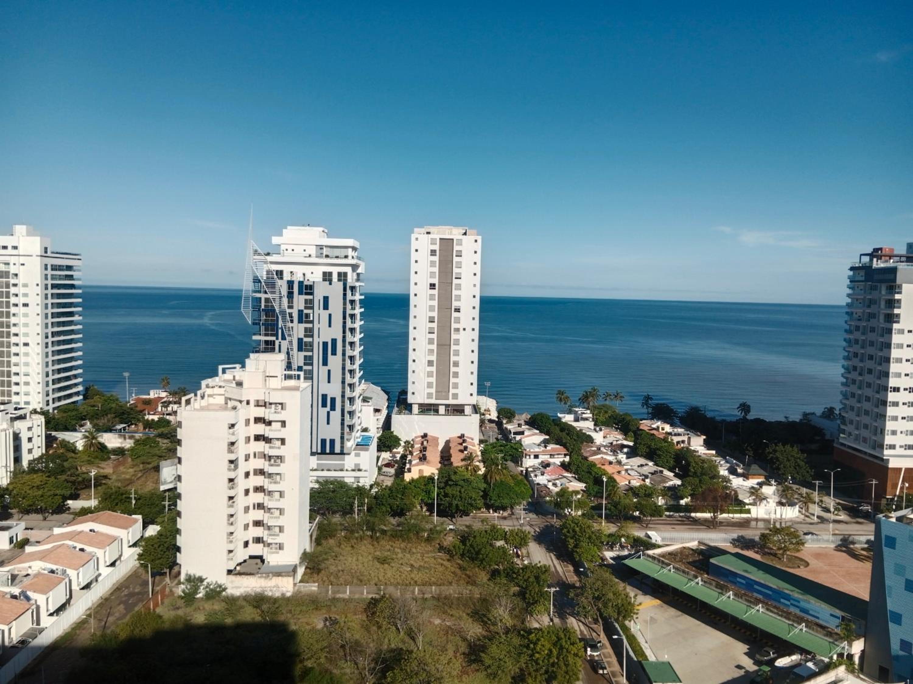 APARTAMENTO EN GAIRA PLAYA SALGUERO SANTA MARTA