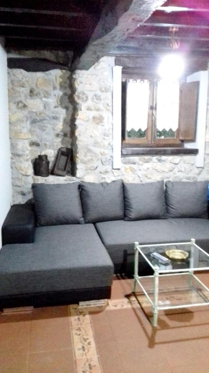 3 bedrooms house with garden at Isongo photo 3