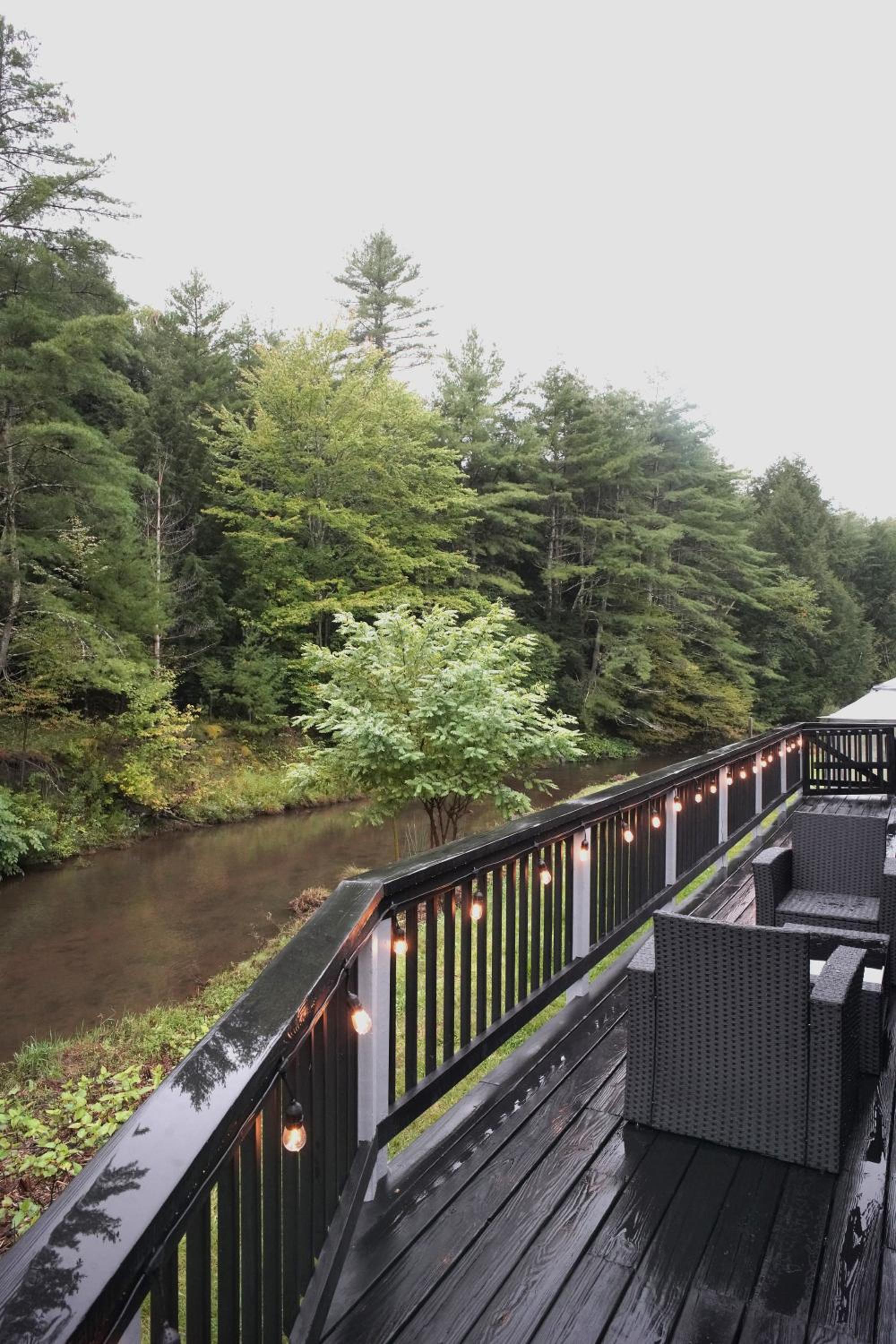 Black Creek Lodge - Hot Tub, Game Room, Fire Pit view 3