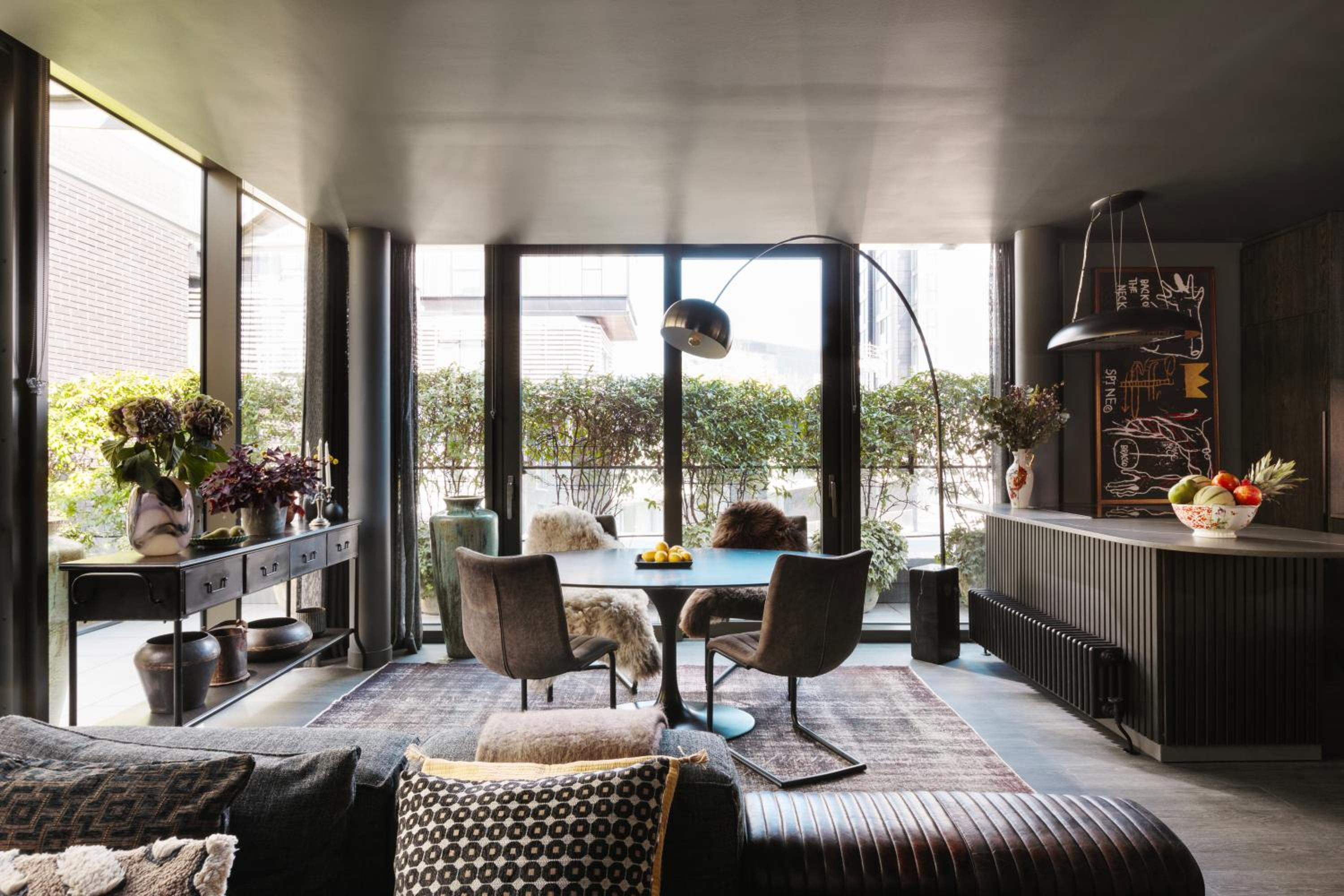 Luxurious Penthouse, Expansive Wrap-Around Terrace