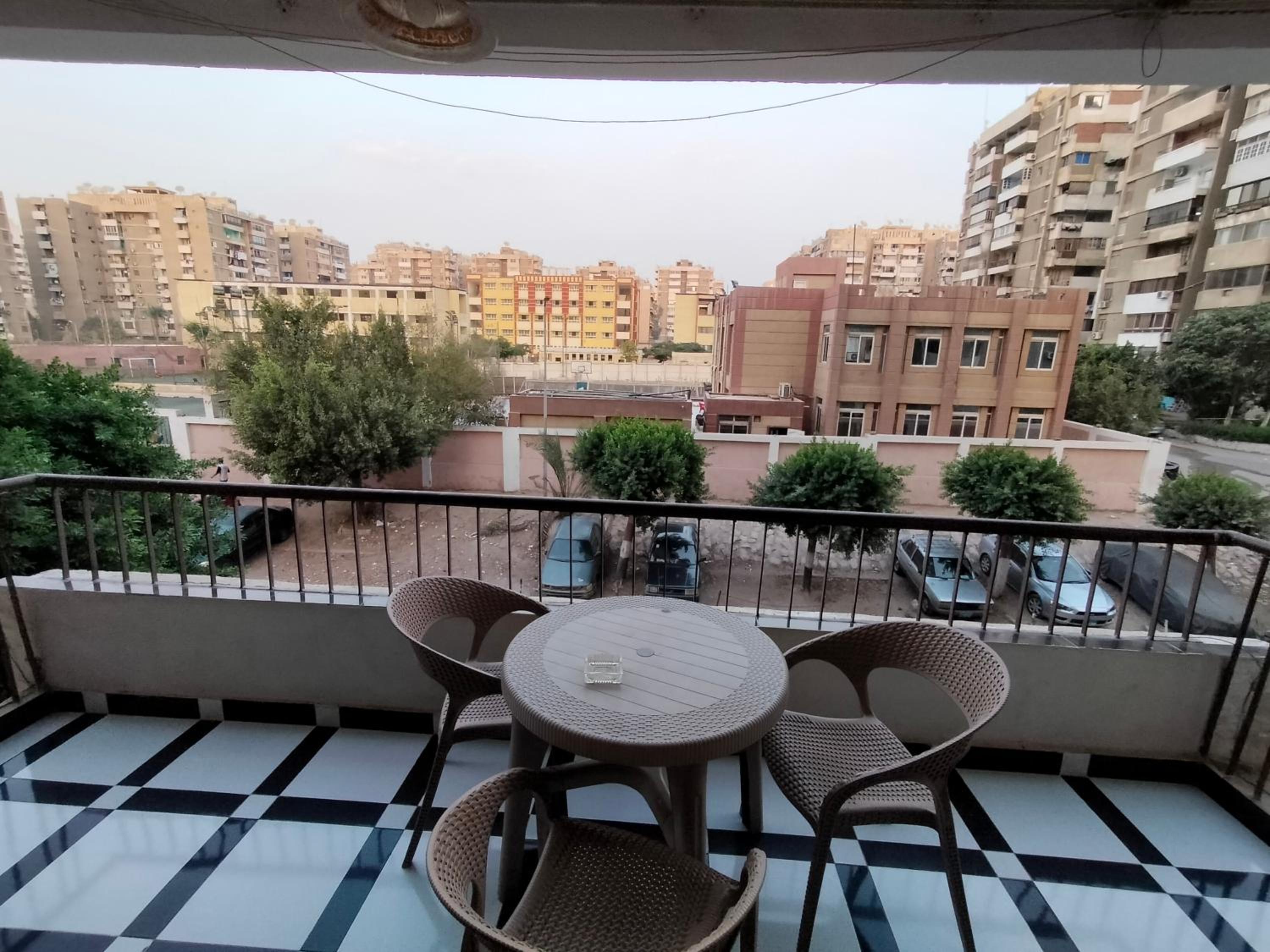 شقة مكرم عبيد للعائلات فقط 21 families only