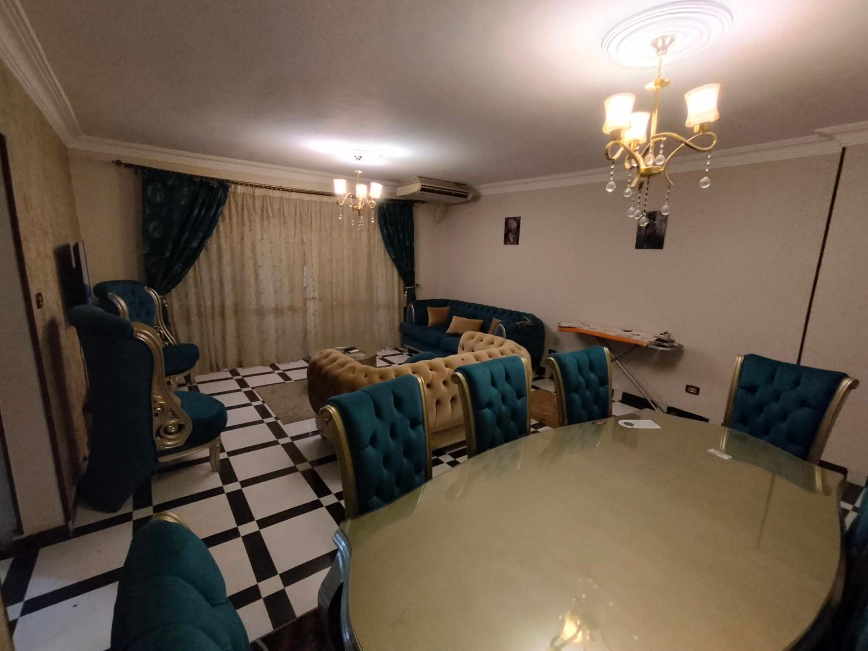 شقة مكرم عبيد للعائلات فقط 21 families only