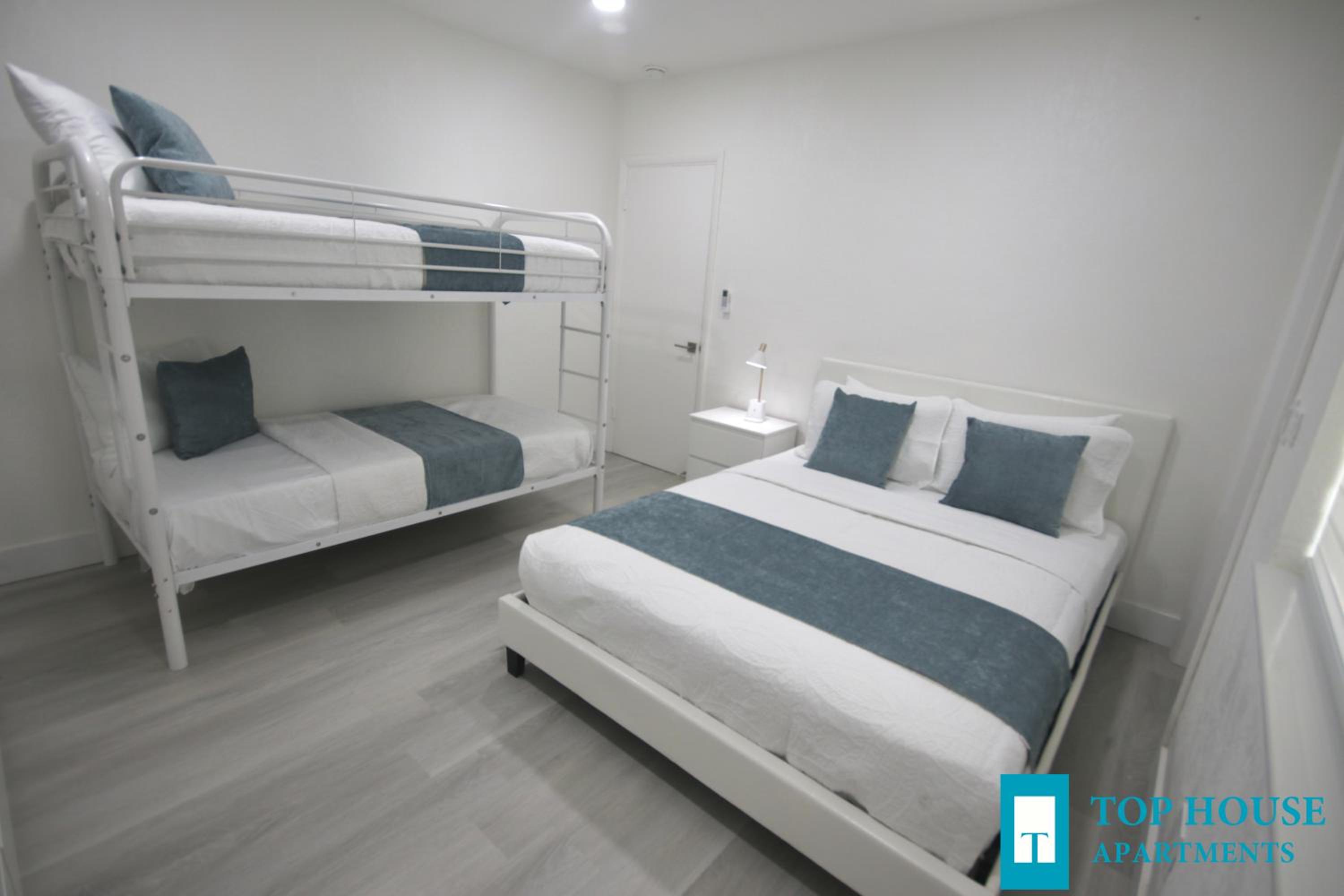 251 Airport/Top House Apartments