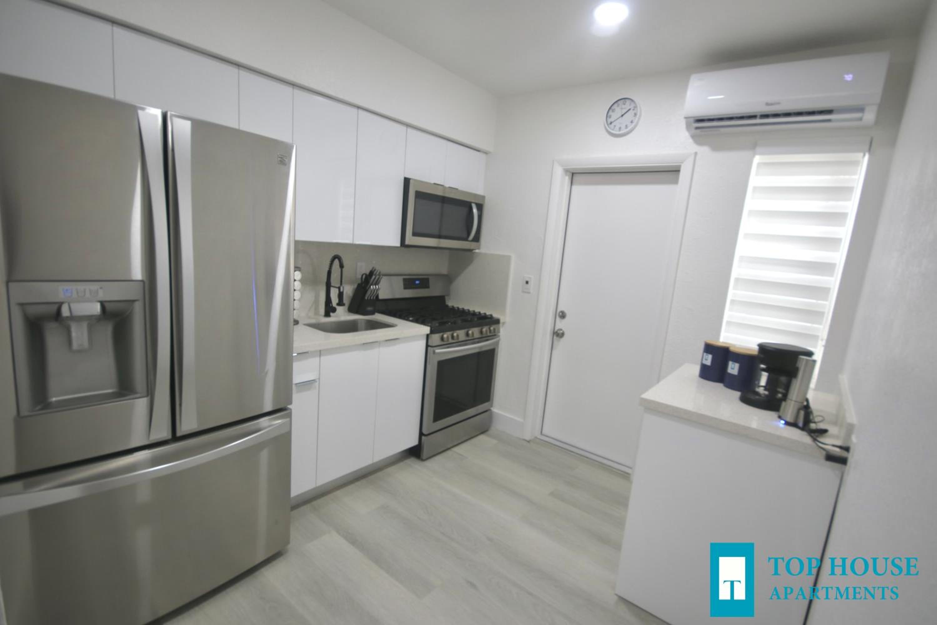 251 Airport/Top House Apartments