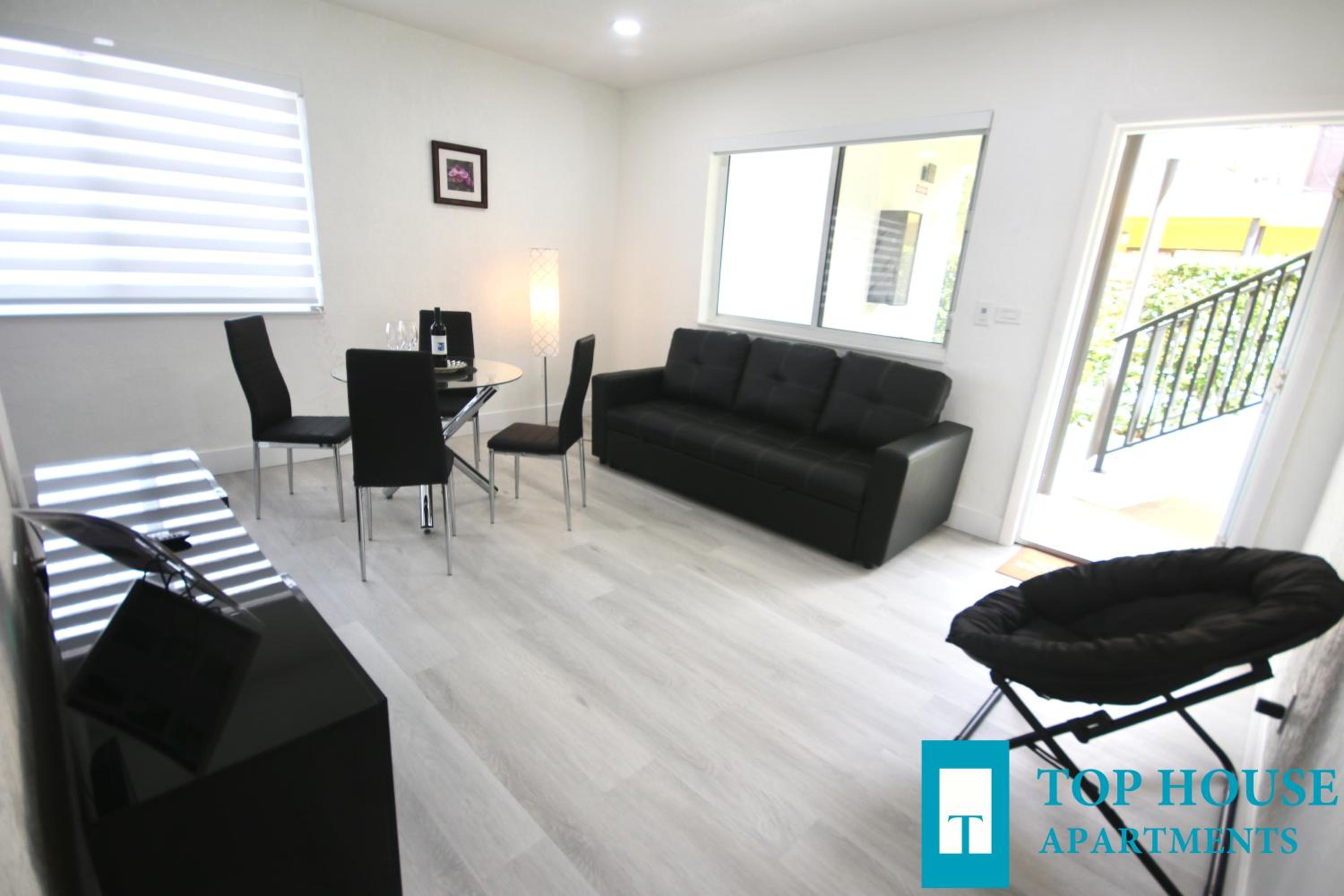 251 Airport/Top House Apartments