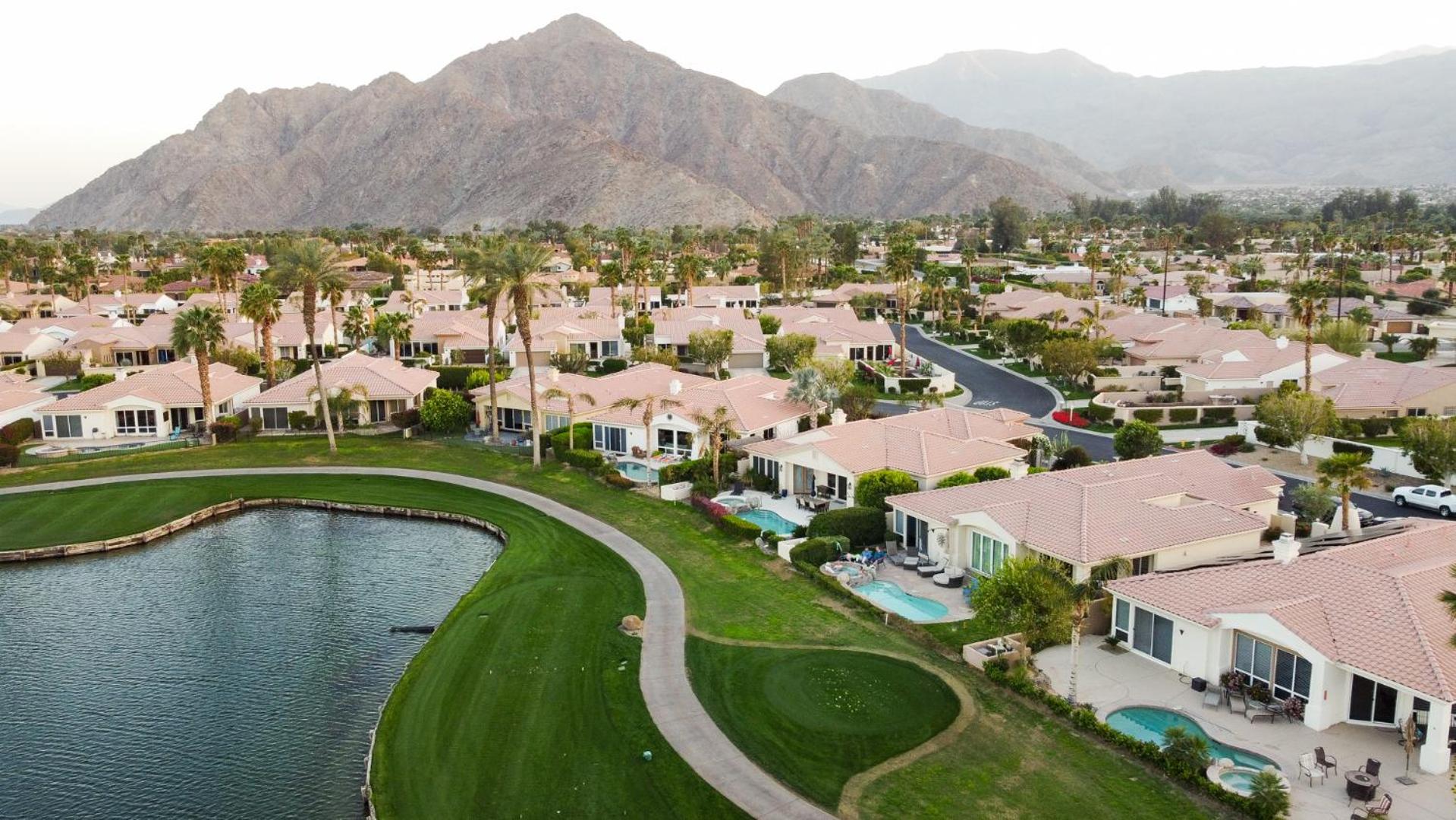 La Quinta Luxurious Vacation Home view 4
