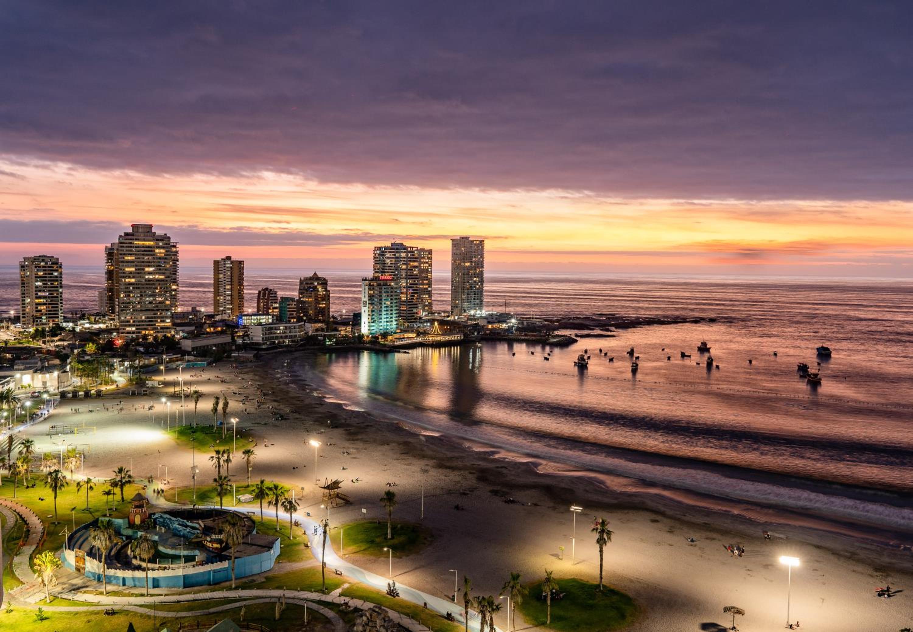 Departamento grande frente a playa Cavancha
