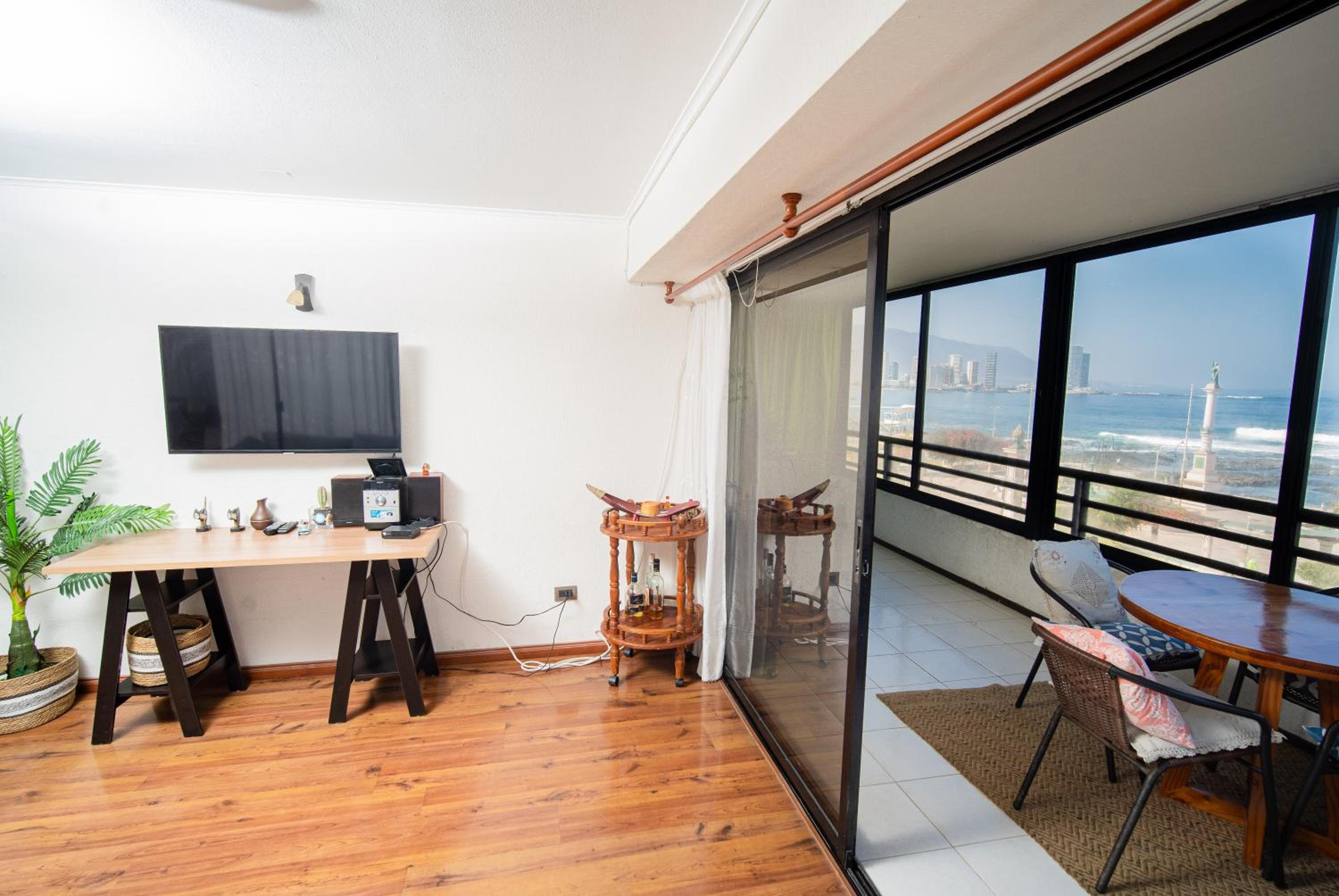 Departamento grande frente a playa Cavancha