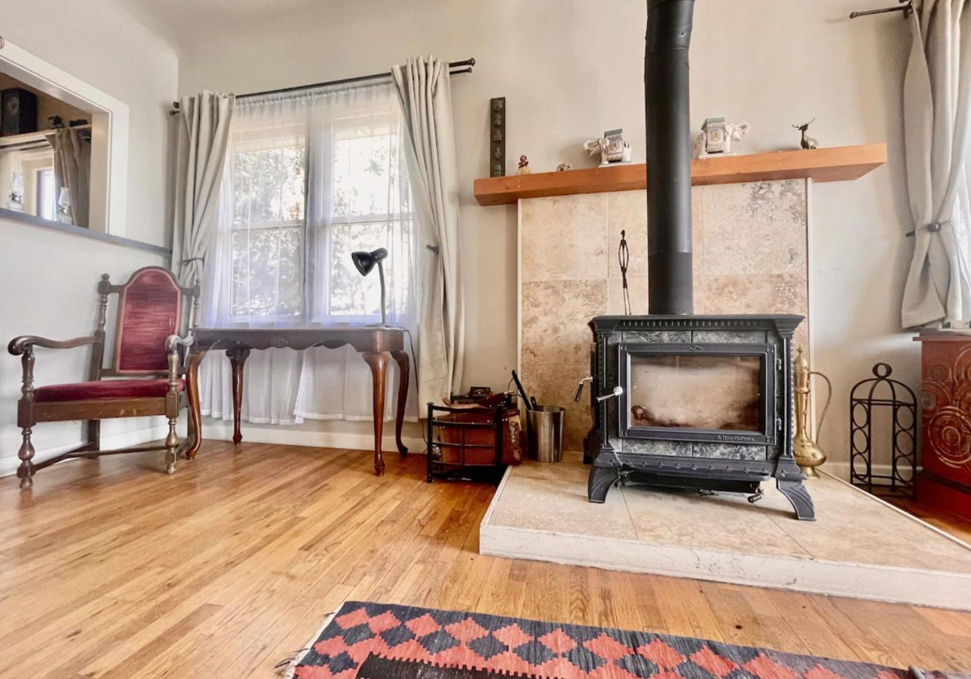 Crestone Mountain Gem Hideaway