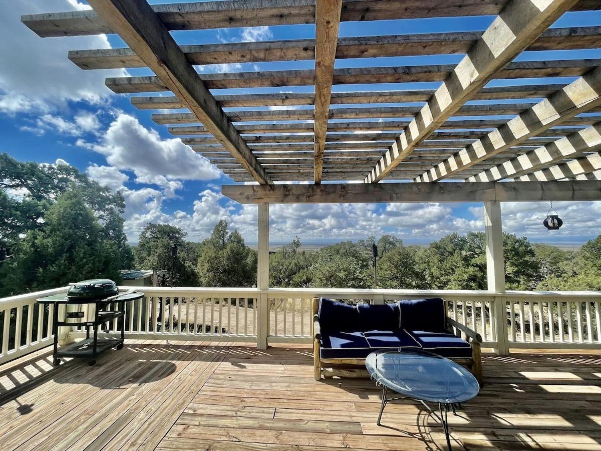 Crestone Mountain Gem Hideaway
