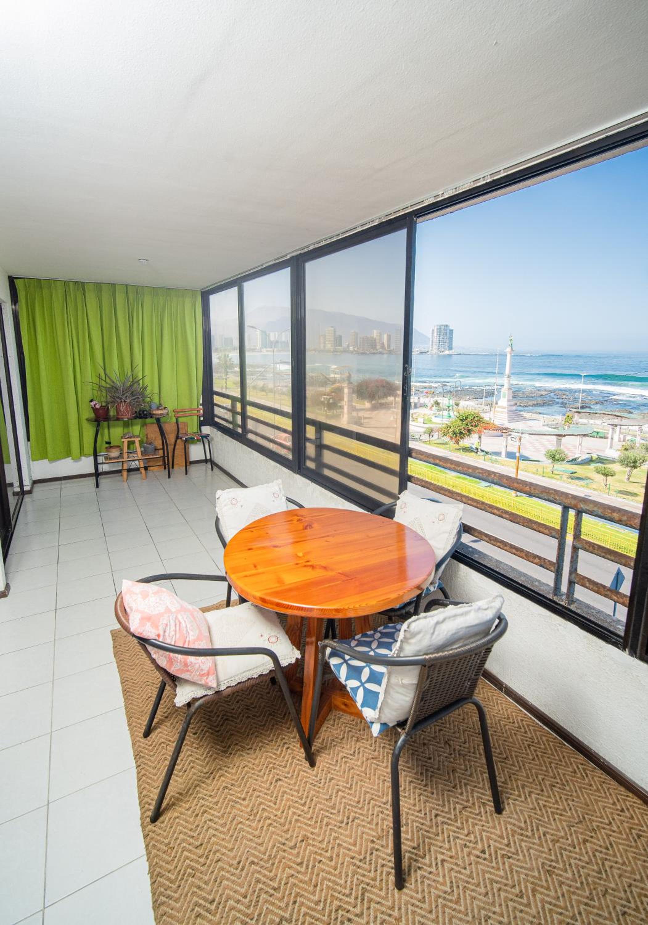 Departamento grande frente a playa Cavancha