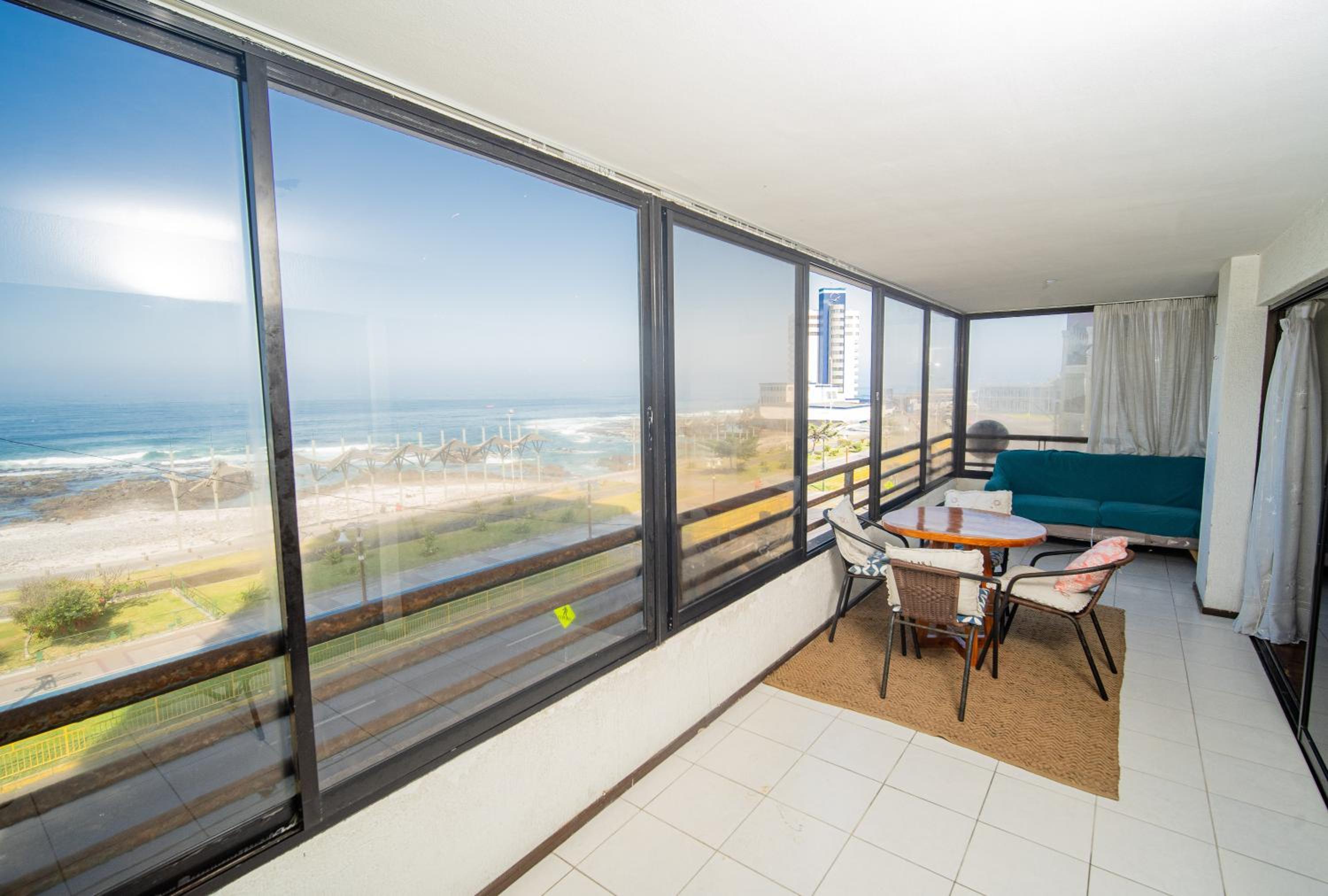 Departamento grande frente a playa Cavancha
