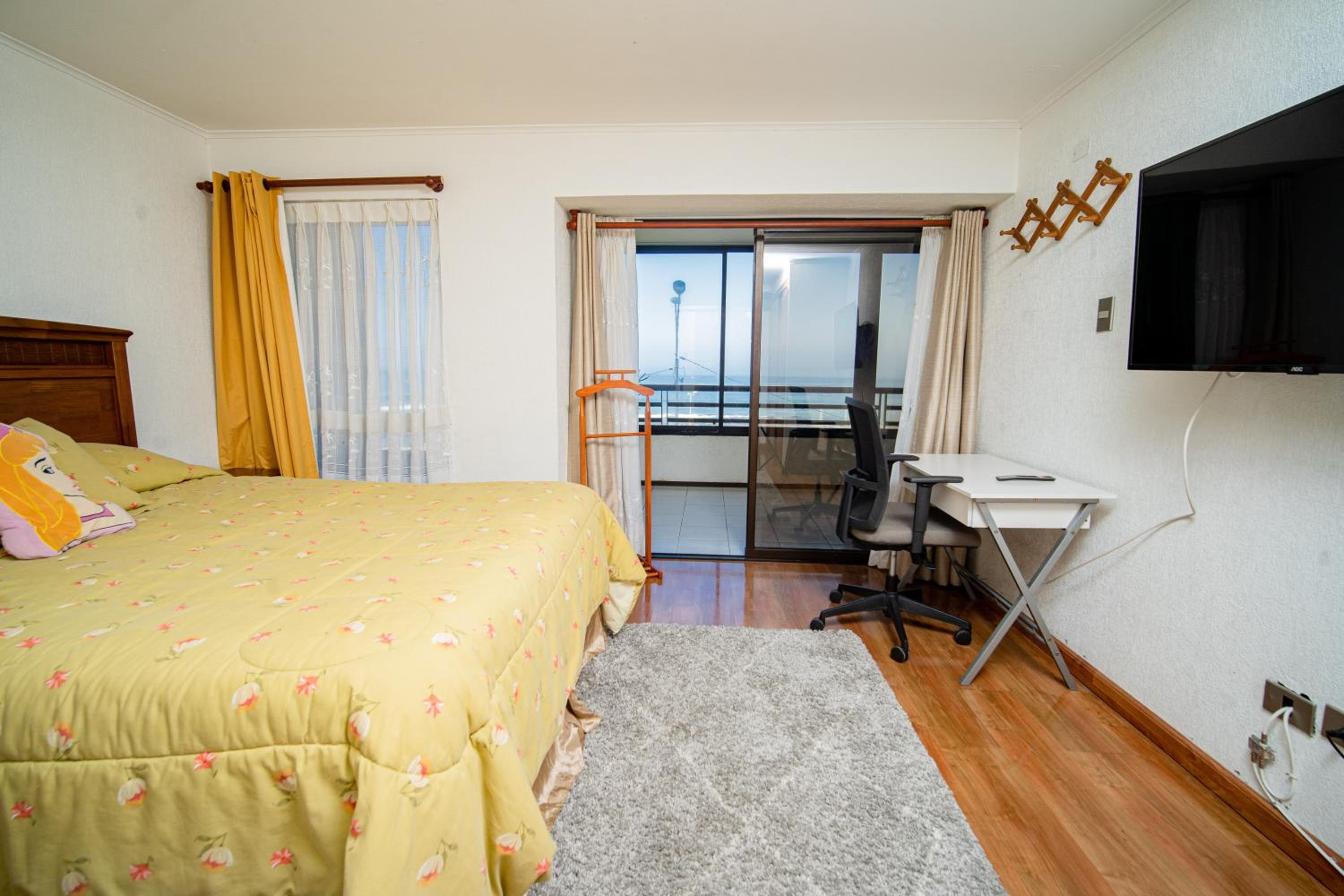 Departamento grande frente a playa Cavancha
