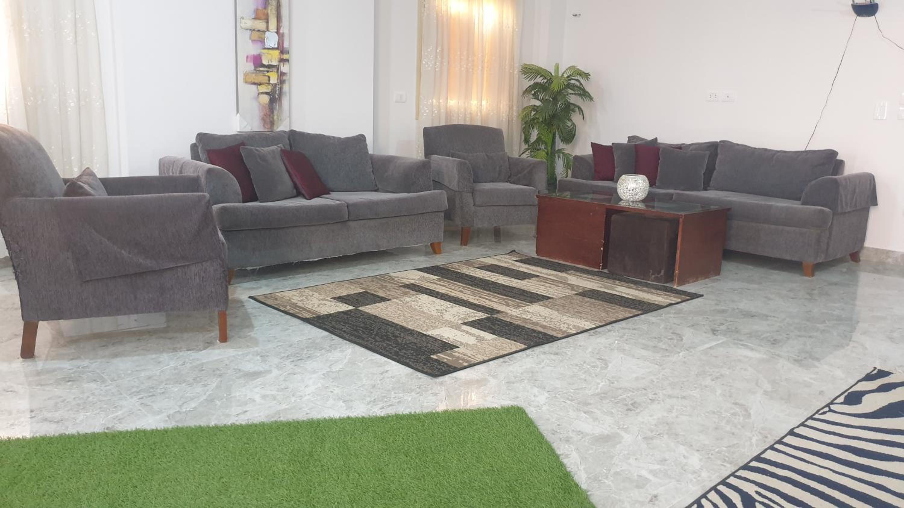 Beautiful semi villa with private entrance in Sheikh Zayed- villa queen