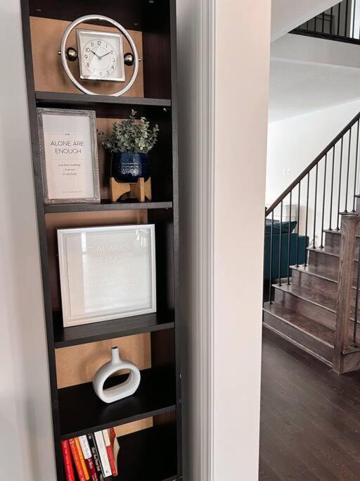 Modern & Cozy Kawartha Getaway
