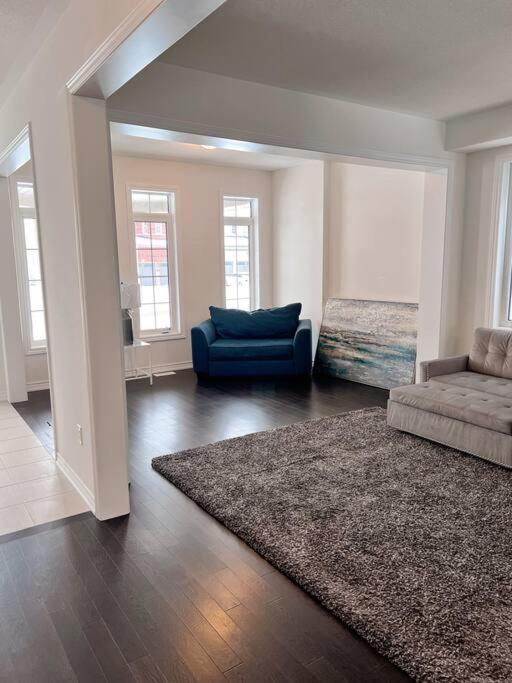 Modern & Cozy Kawartha Getaway