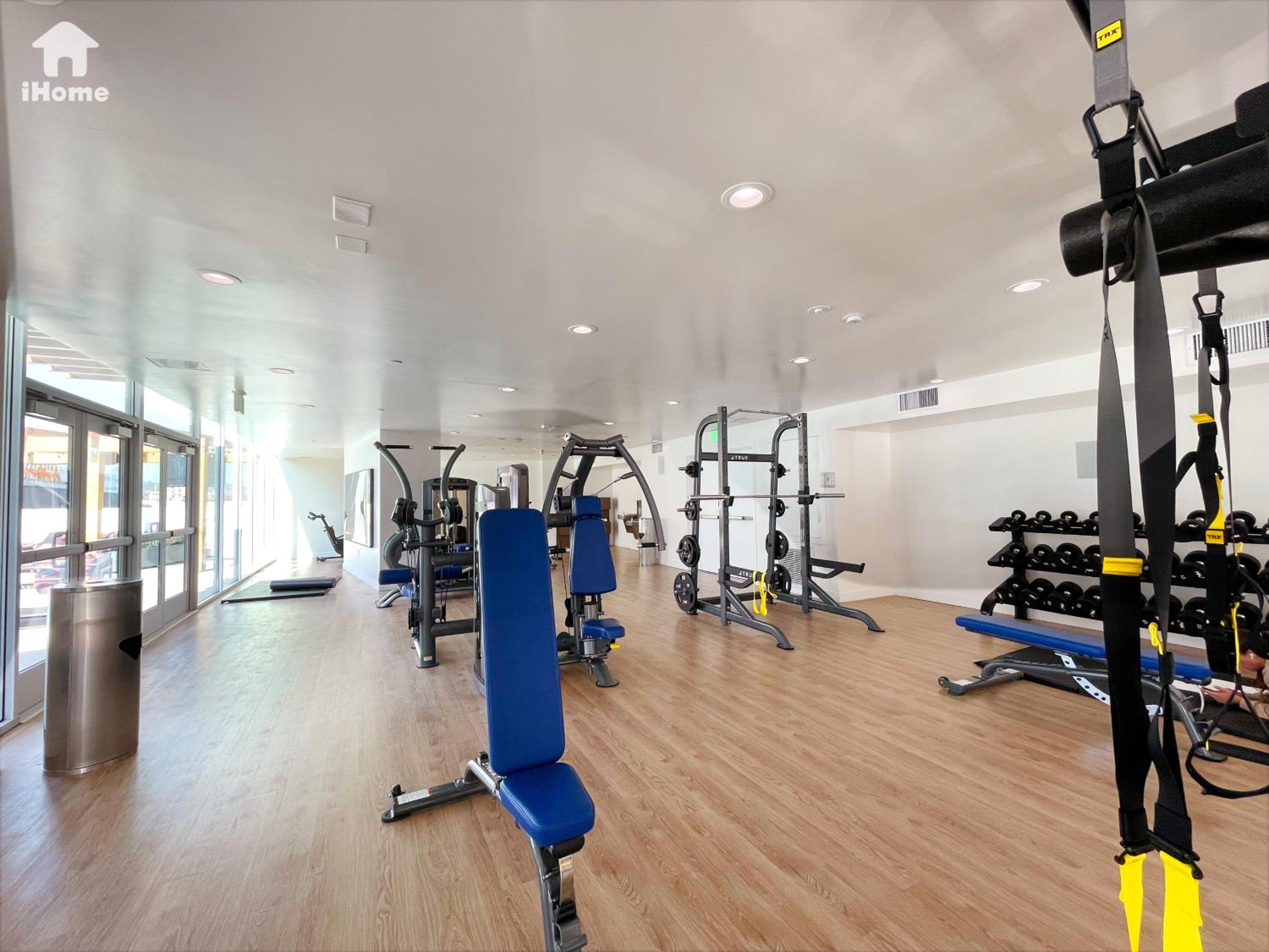 Perfect Apt w Parking Gym Pool WIFI in Arts District DTLA near Little Tokyo B4