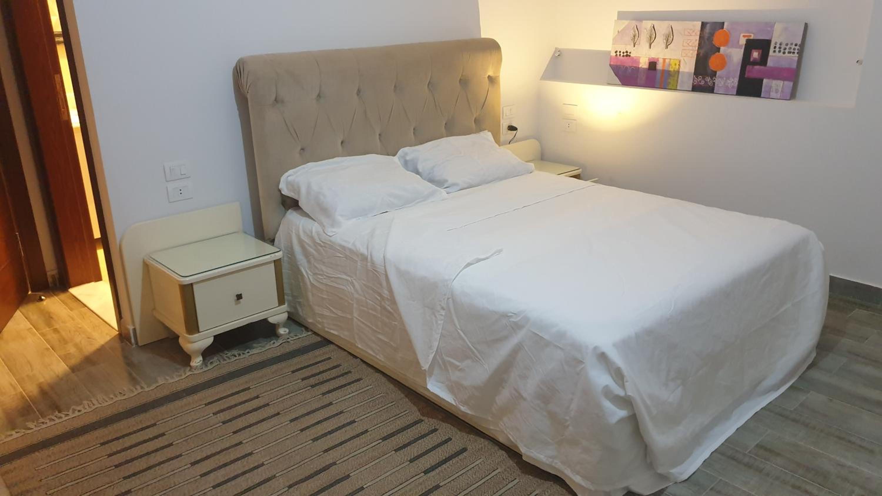 Beautiful semi villa with private entrance in Sheikh Zayed- villa queen