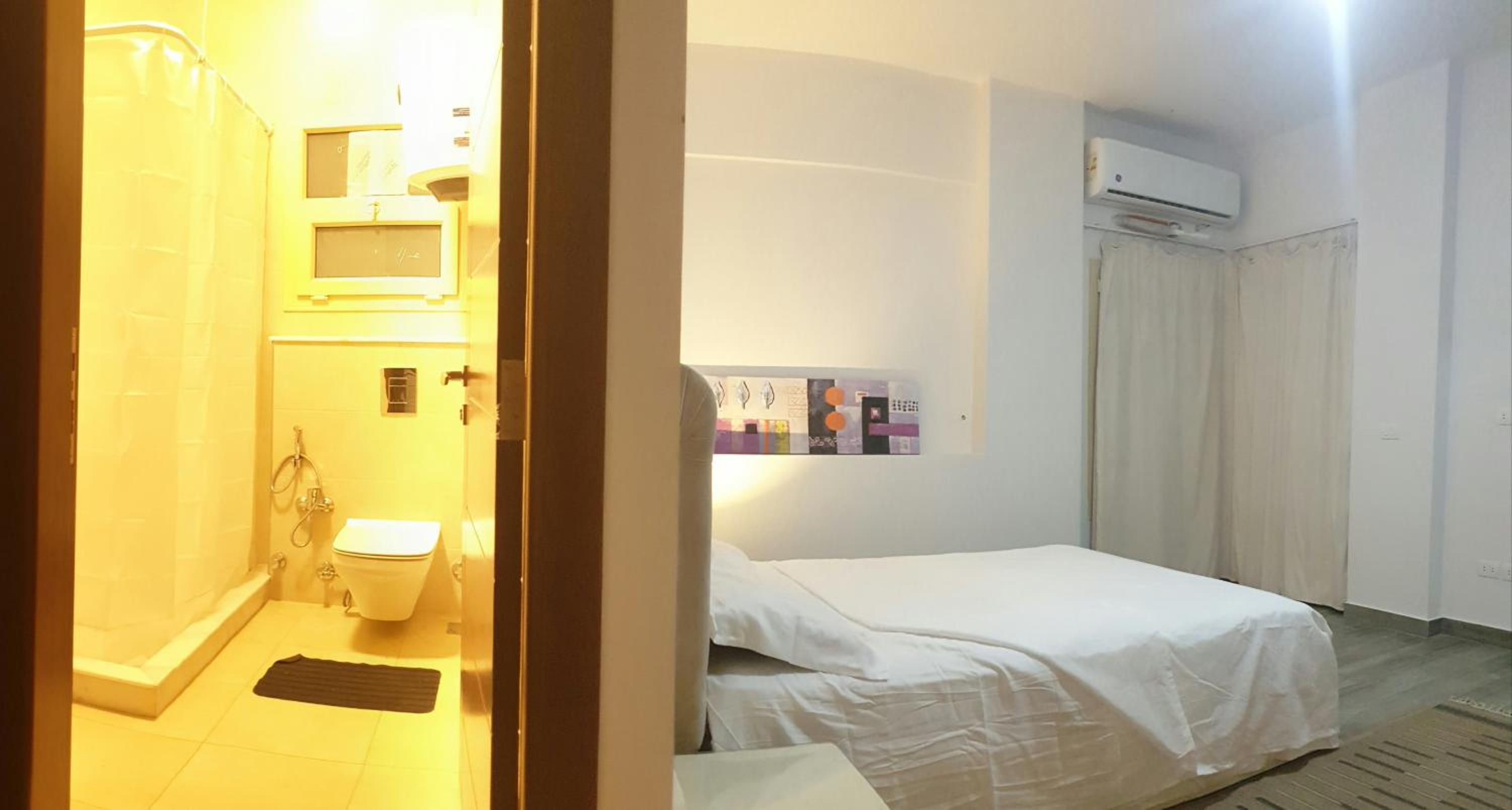 Beautiful semi villa with private entrance in Sheikh Zayed- villa queen