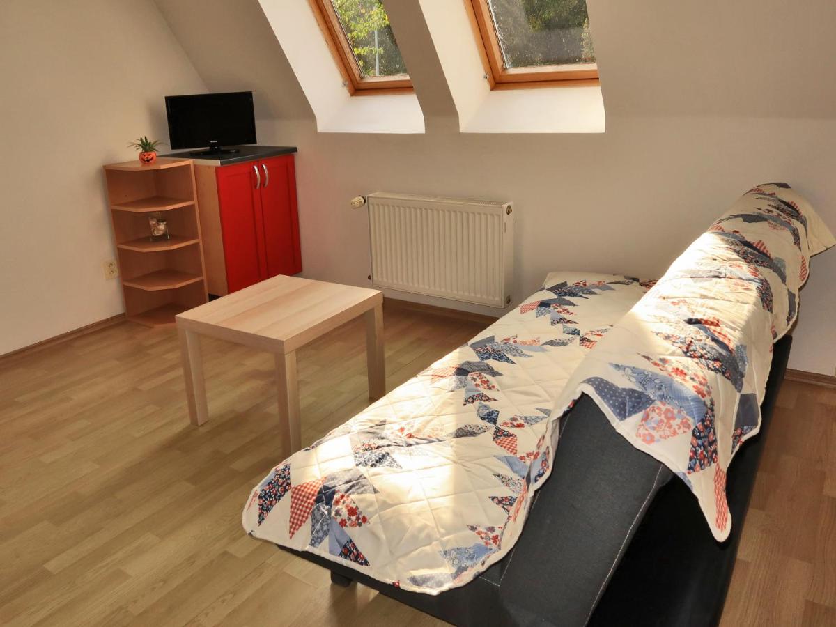 Oscar's Prague Apartment near the metro