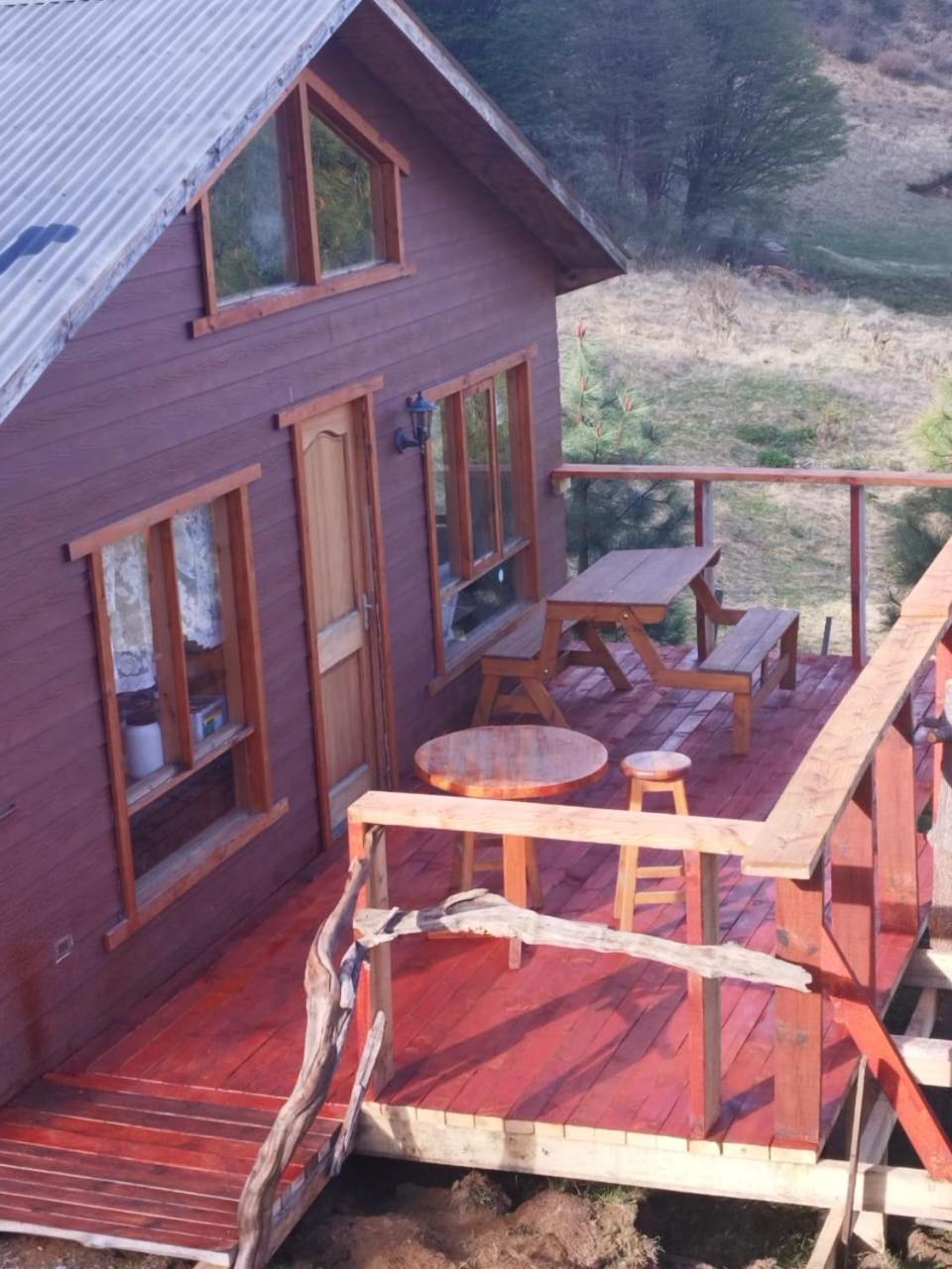 Tierras Altas de la Patagonia- Cabaña mediana con acceso al lago