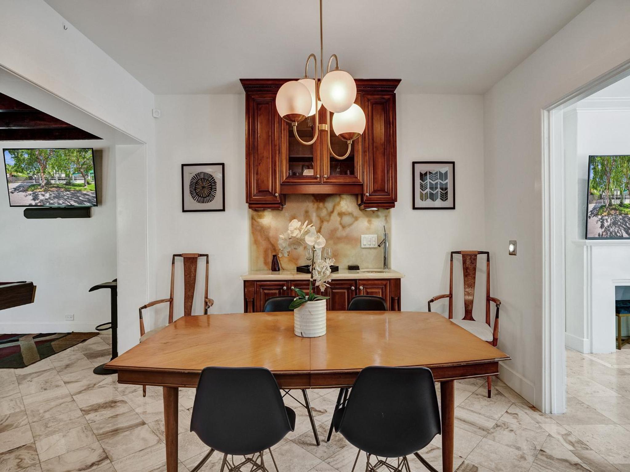 AZZURE 10 Mins to South Beach Miami 4 Bedroom Villa