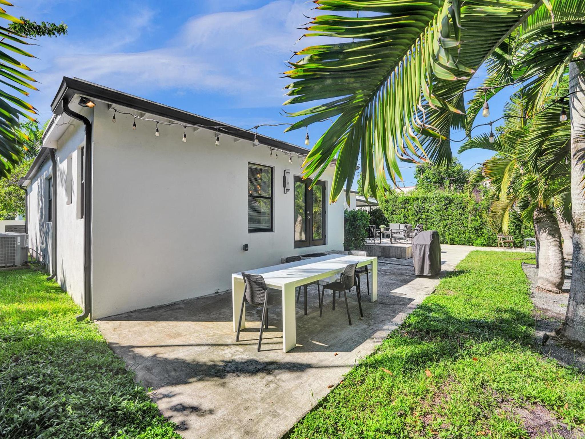AZZURE 10 Mins to South Beach Miami 4 Bedroom Villa