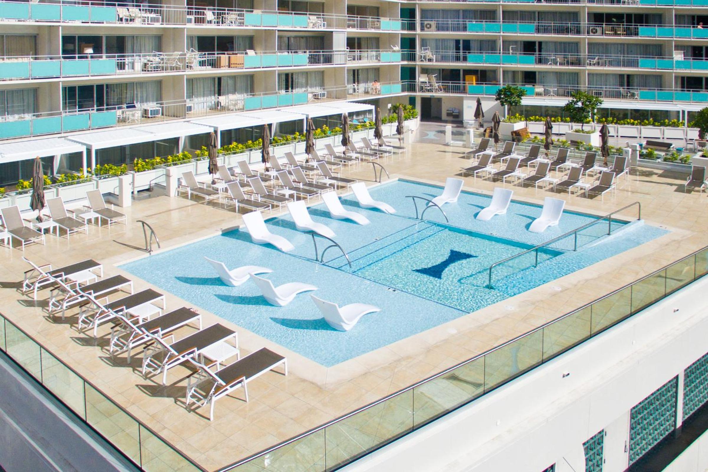 Semprose Ilikai Hotel