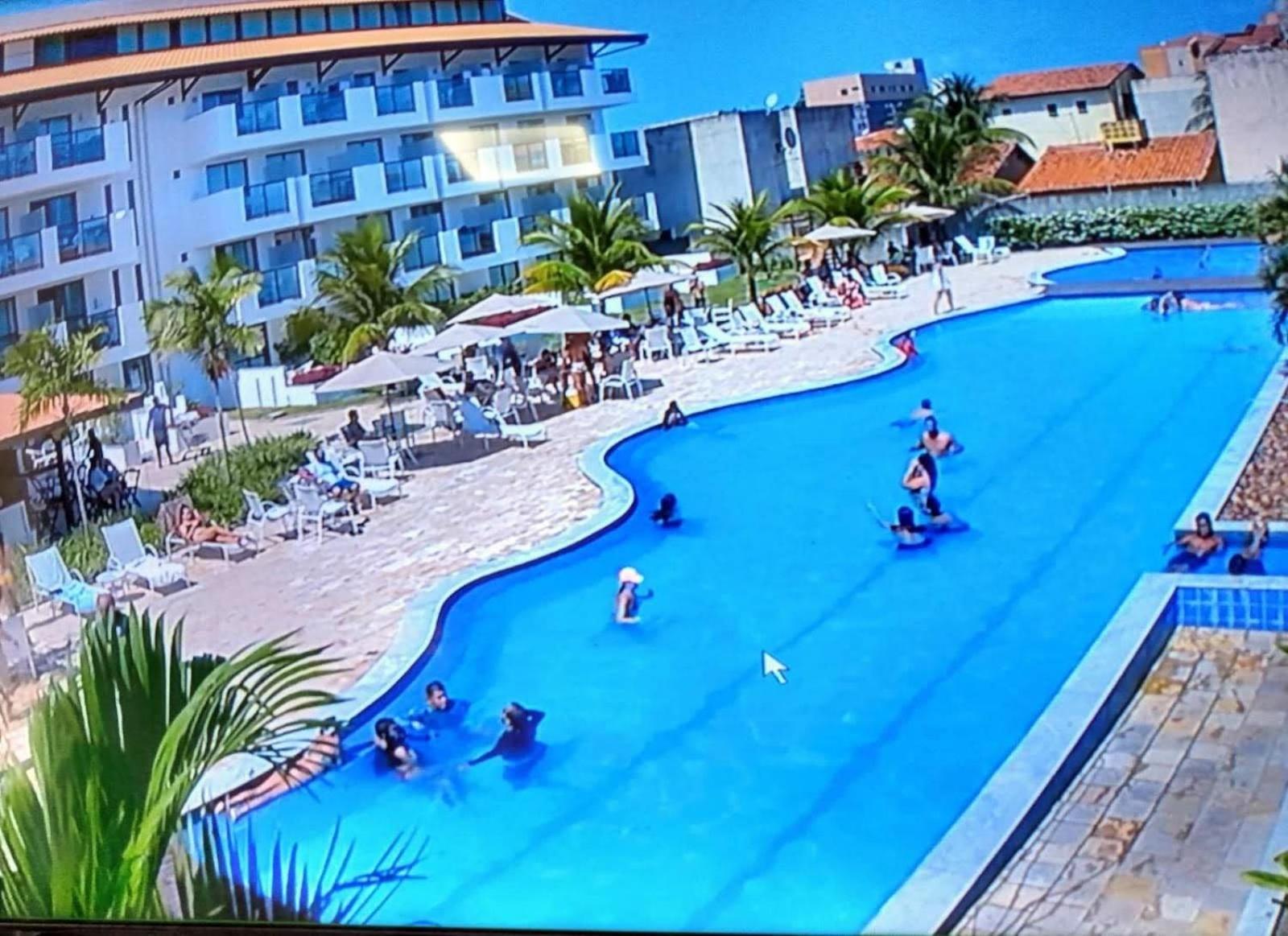 Laguna Beach vista para a piscina