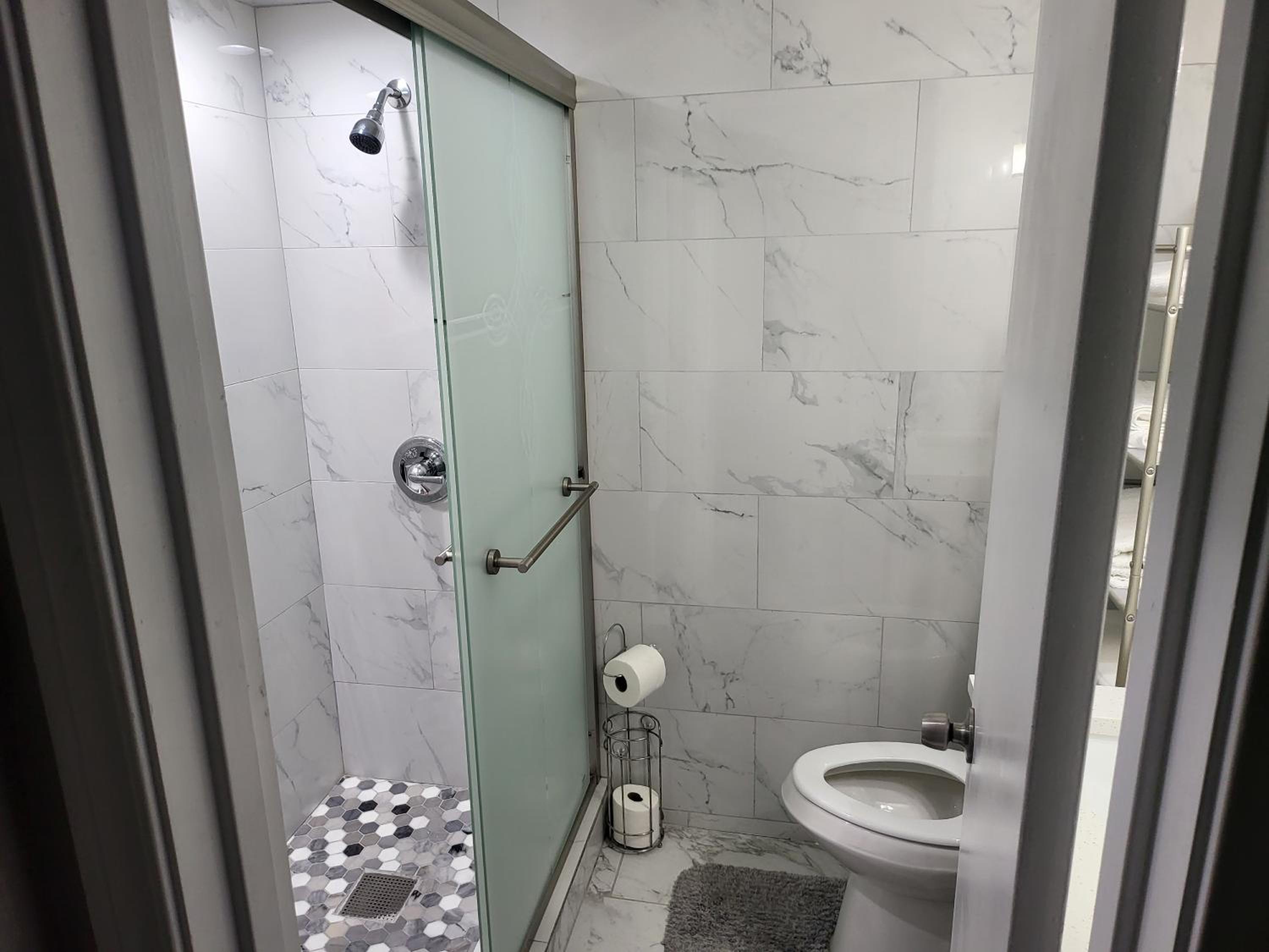 AMAGEE LUXURY CONDO view 3