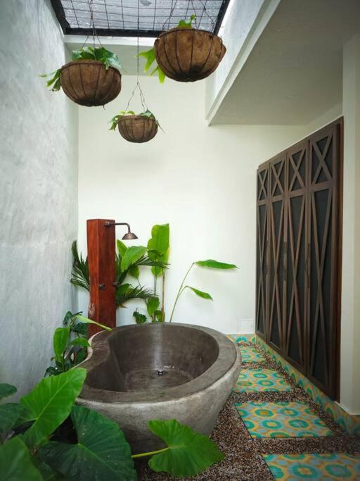 Casa Amarilla
