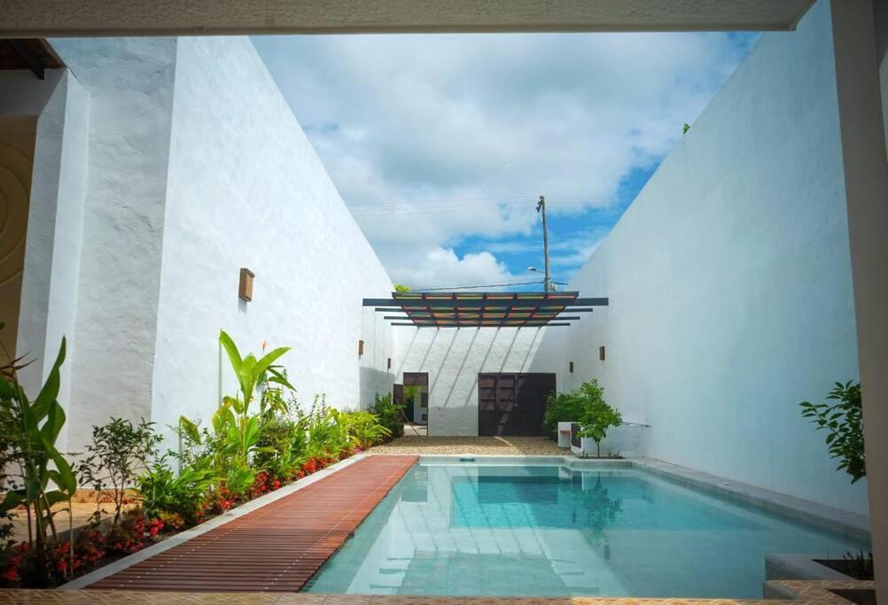 Casa Amarilla
