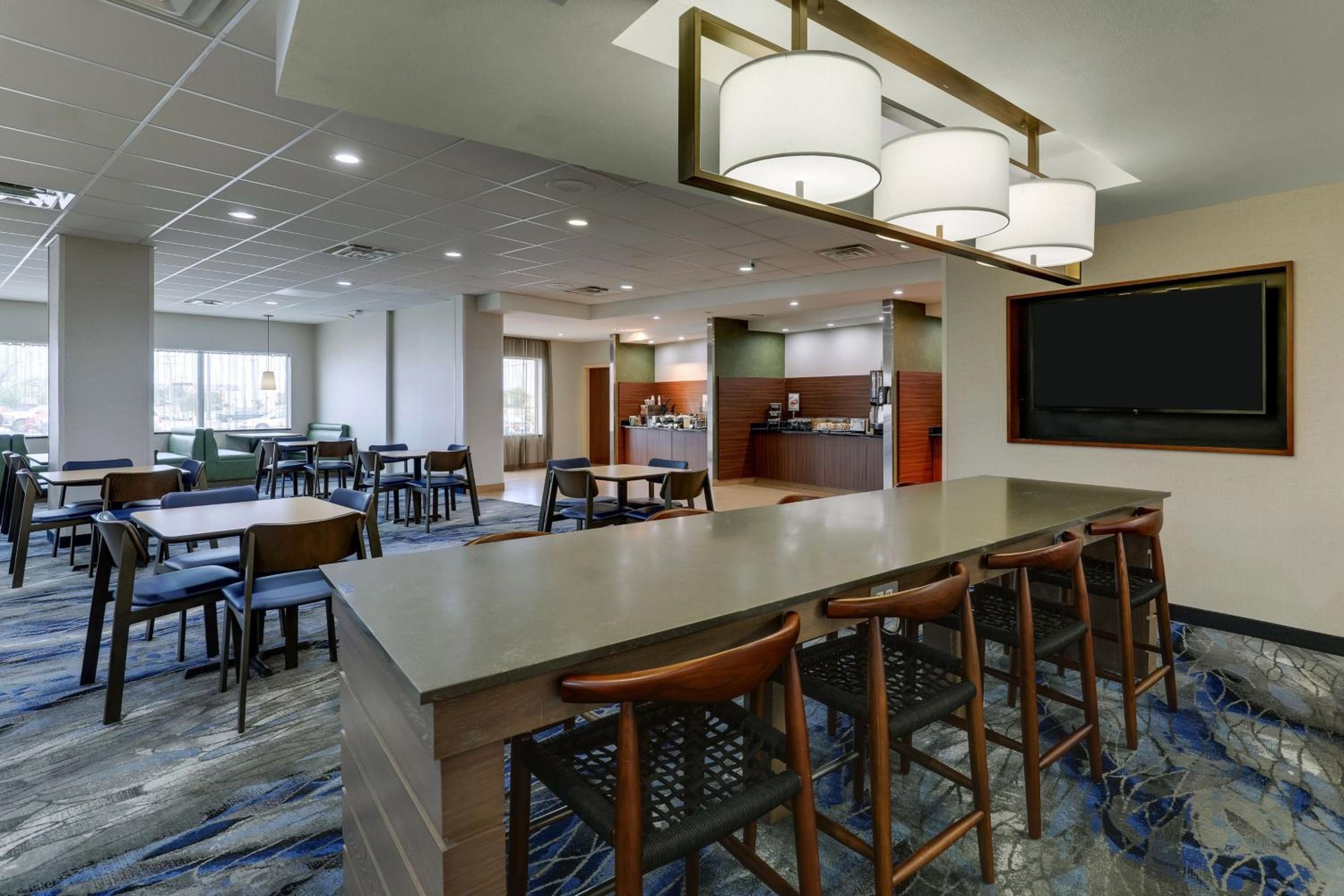 Hutchinson Vacations - Fairfield Inn and Suites Hutchinson - Property Image 8