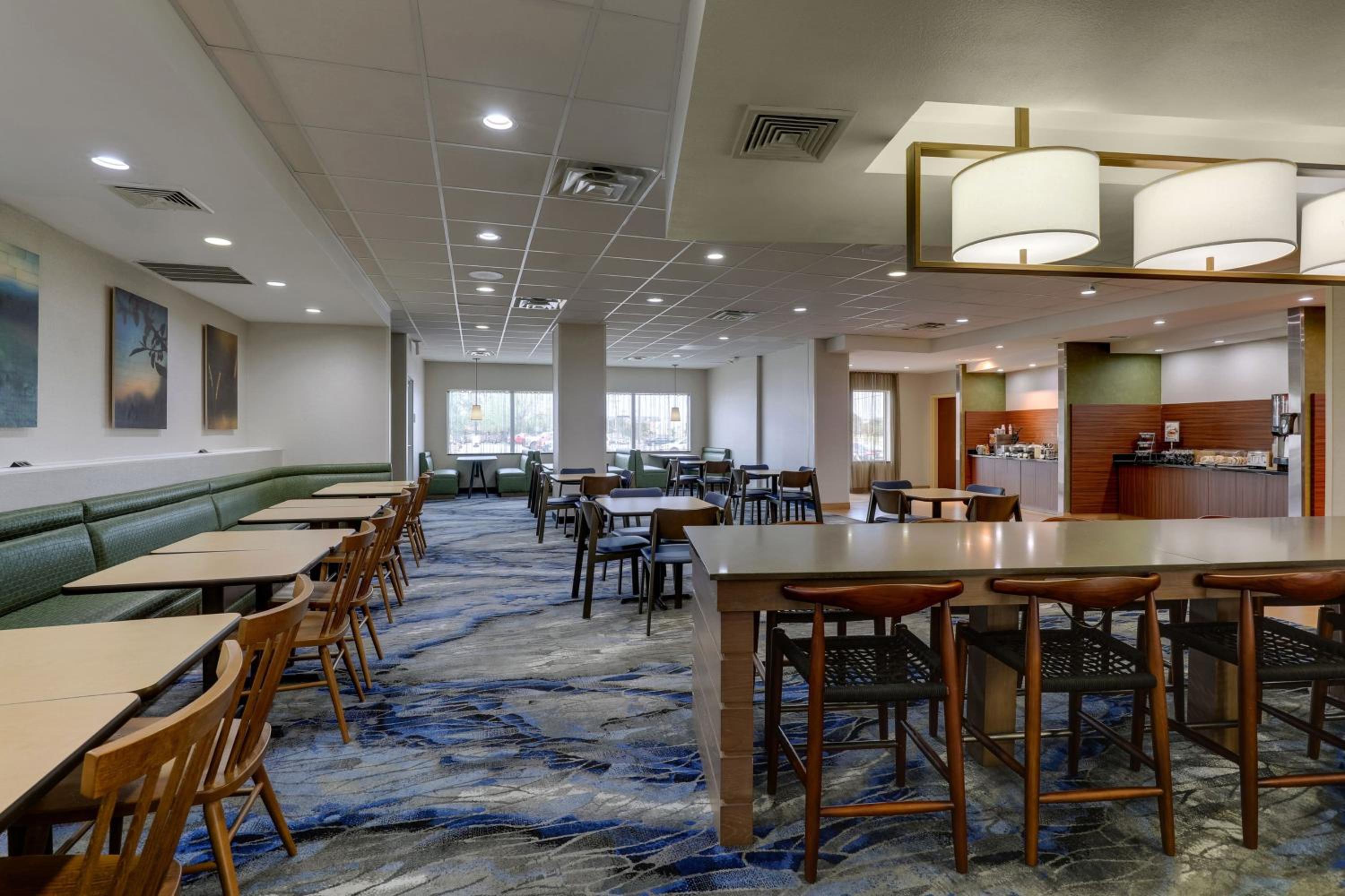 Hutchinson Vacations - Fairfield Inn and Suites Hutchinson - Property Image 7